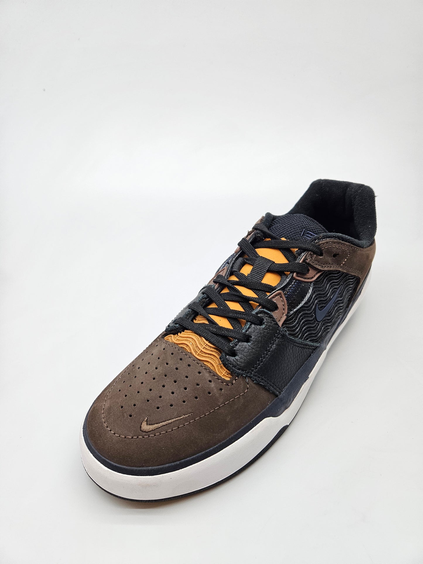 NIKE NOVI ORIGINAL PATIKI BR 42.5