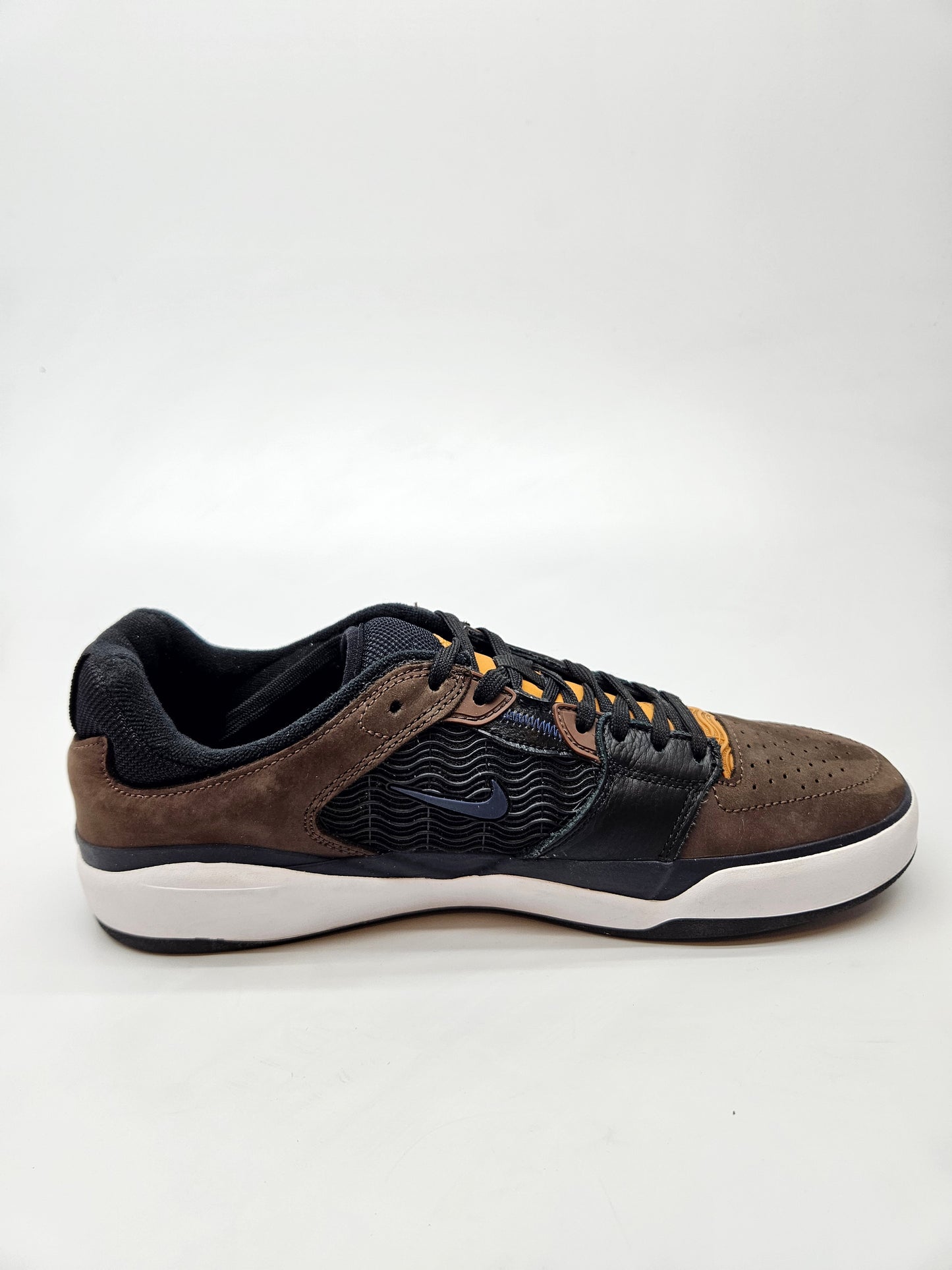 NIKE NOVI ORIGINAL PATIKI BR 42.5
