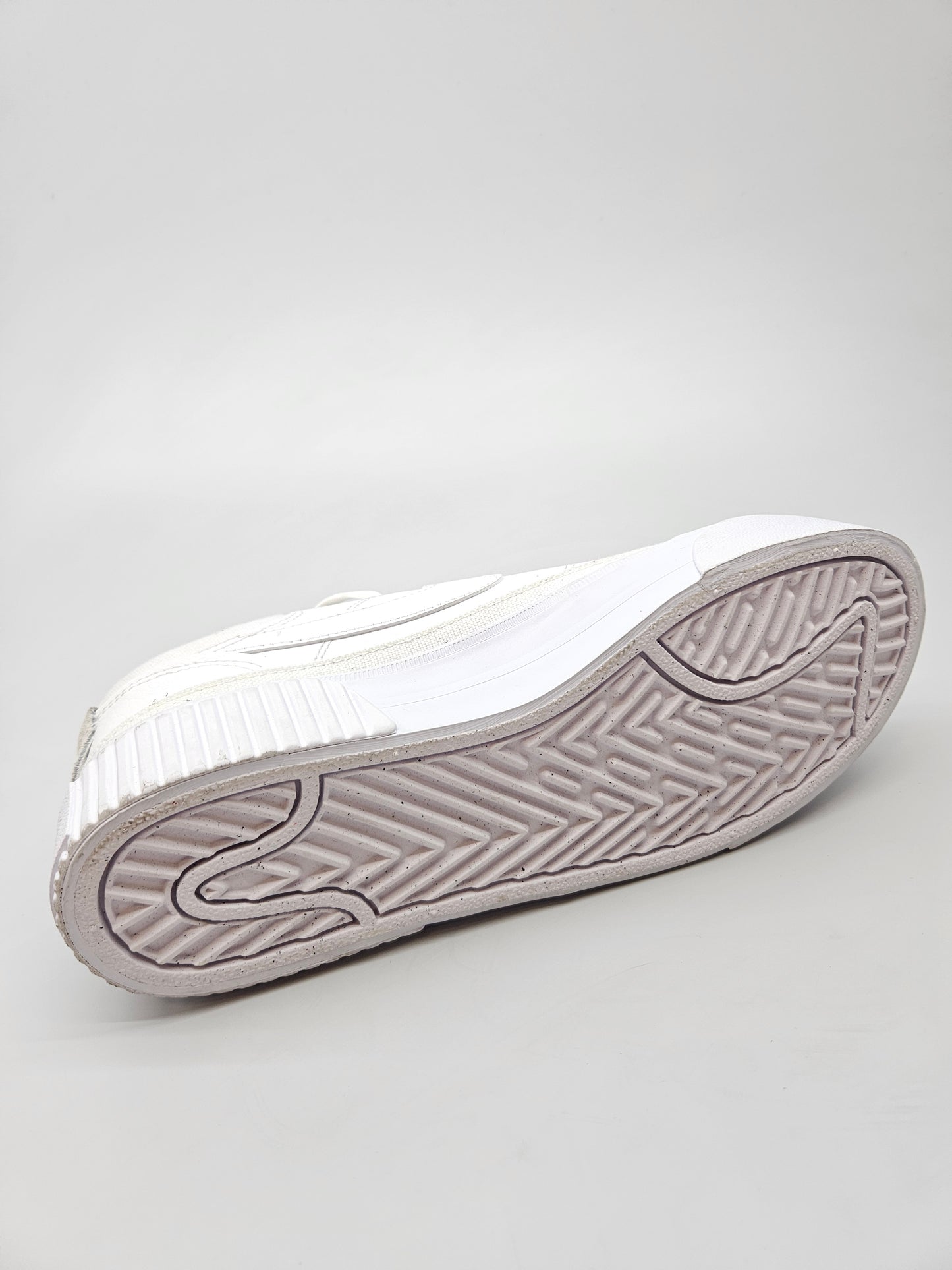 NIKE NOVI ORIGINAL PATIKI 38.5