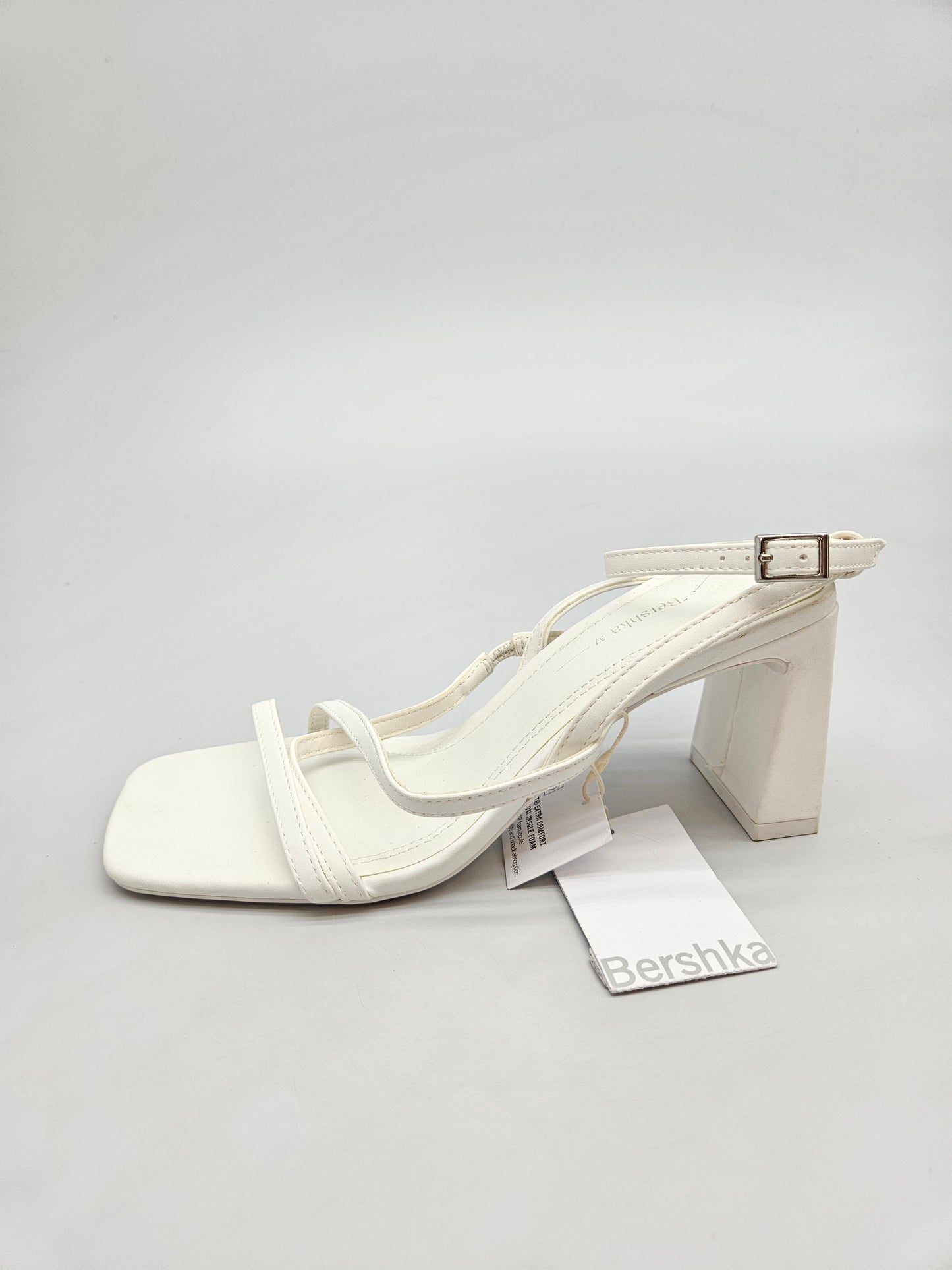 BERSHKA NOVI ORIGINAL SANDALI BR 37