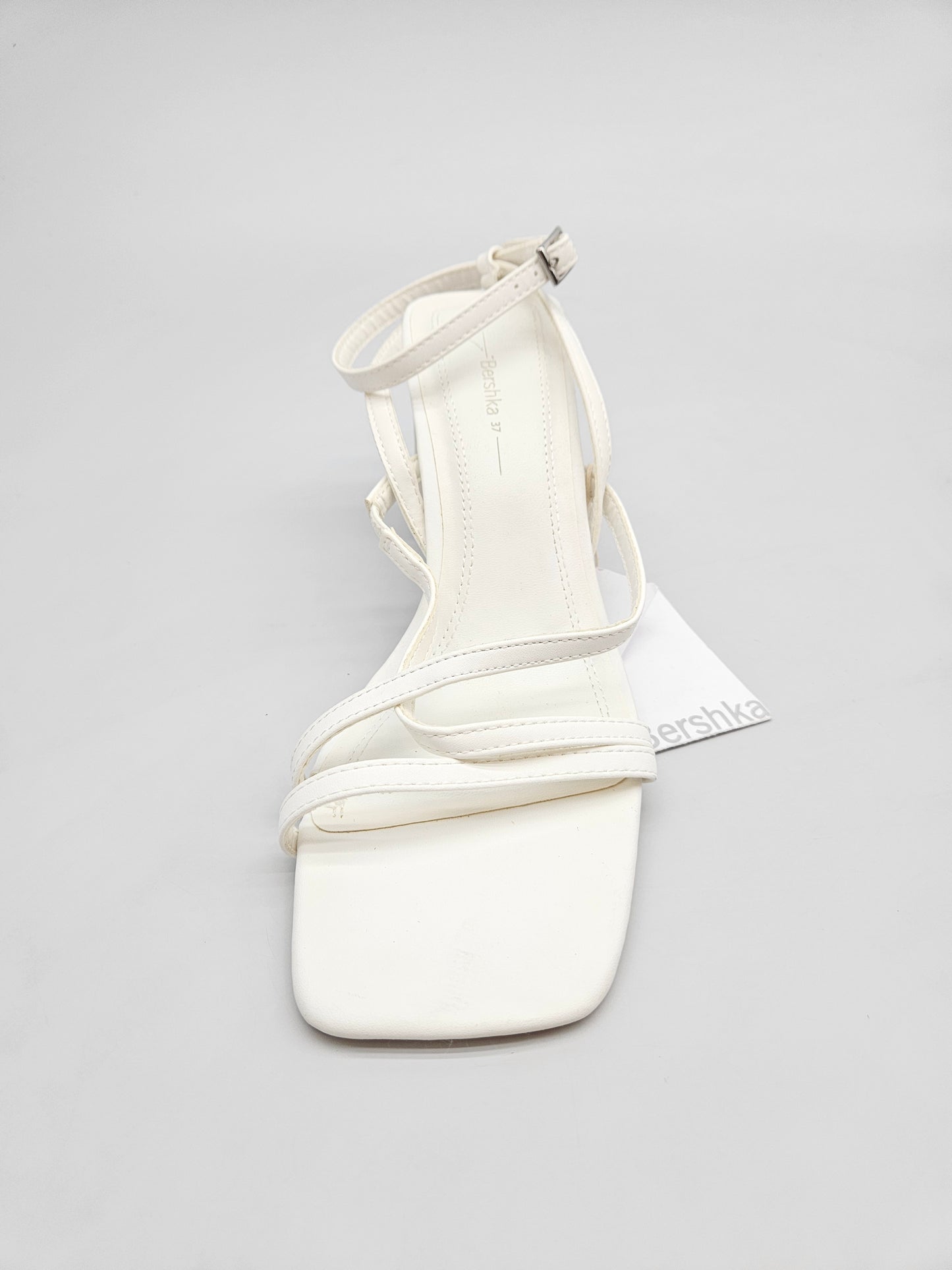 BERSHKA NOVI ORIGINAL SANDALI BR 37