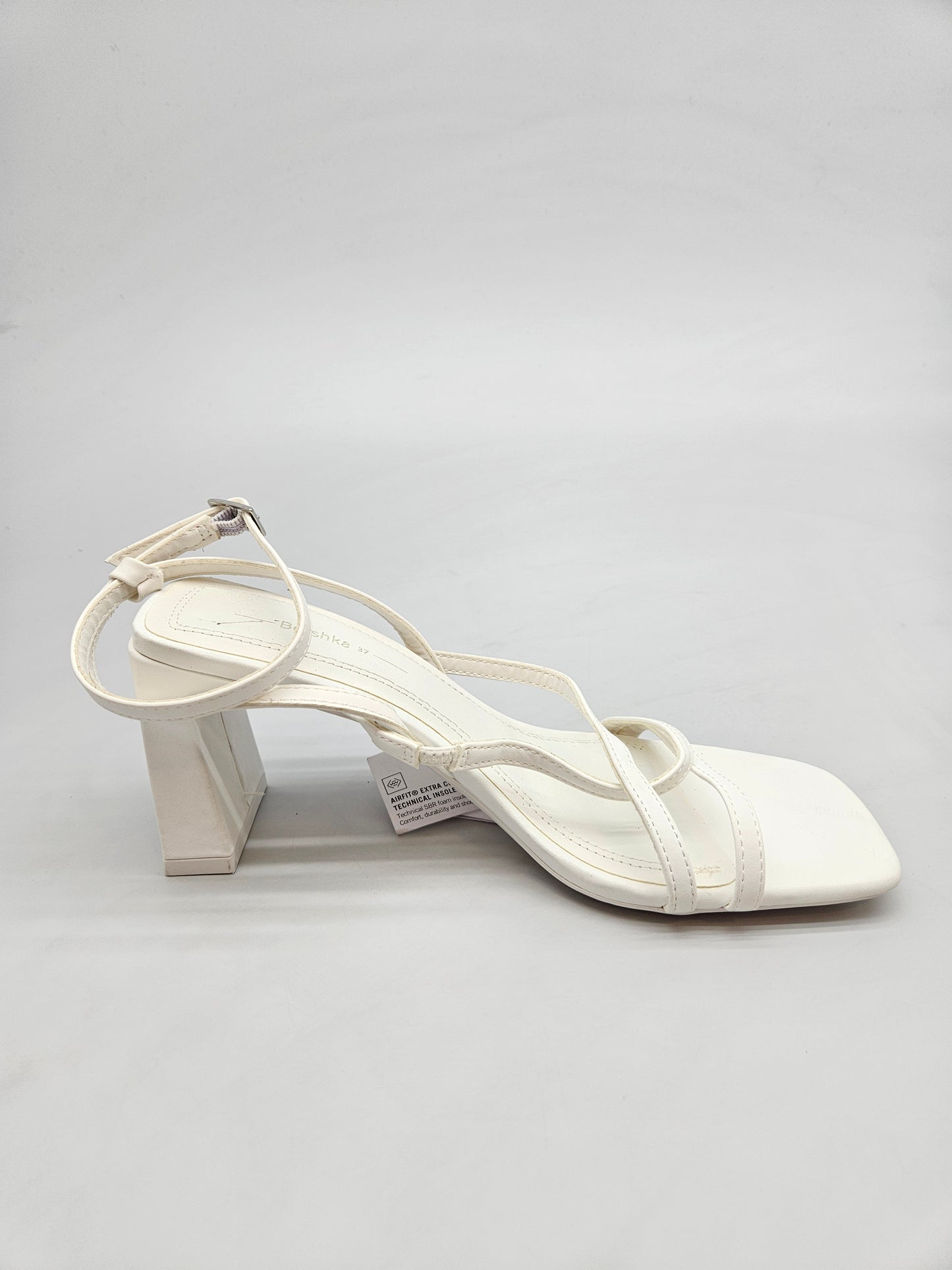 BERSHKA NOVI ORIGINAL SANDALI BR 37
