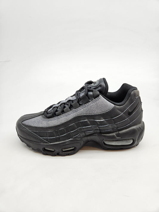 NIKE AIRMAX NOVI ORIGINAL PATIKI BR 37.5