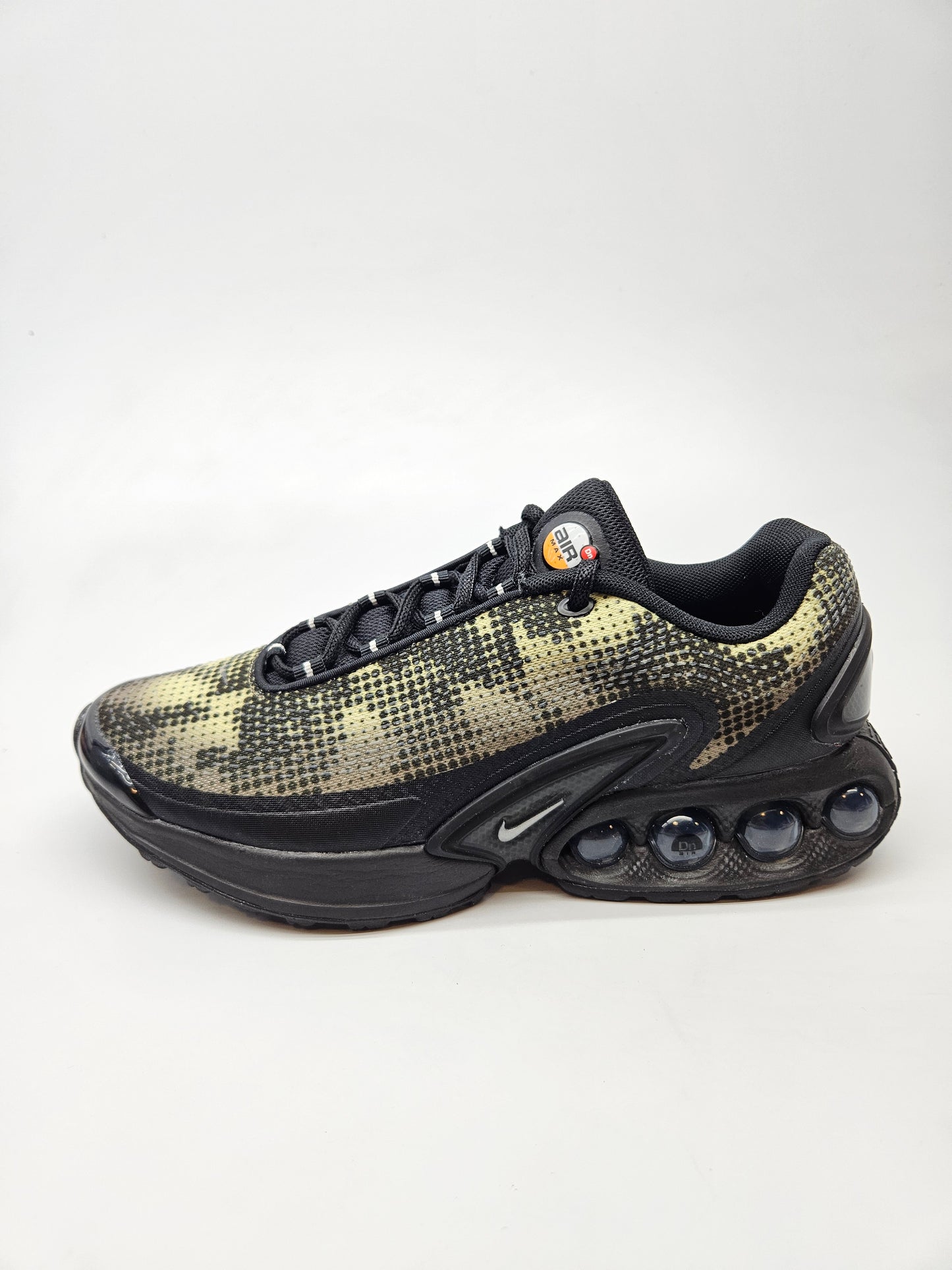 NIKE AIRMAX NOVI ORIGINAL PATIKI BR 40