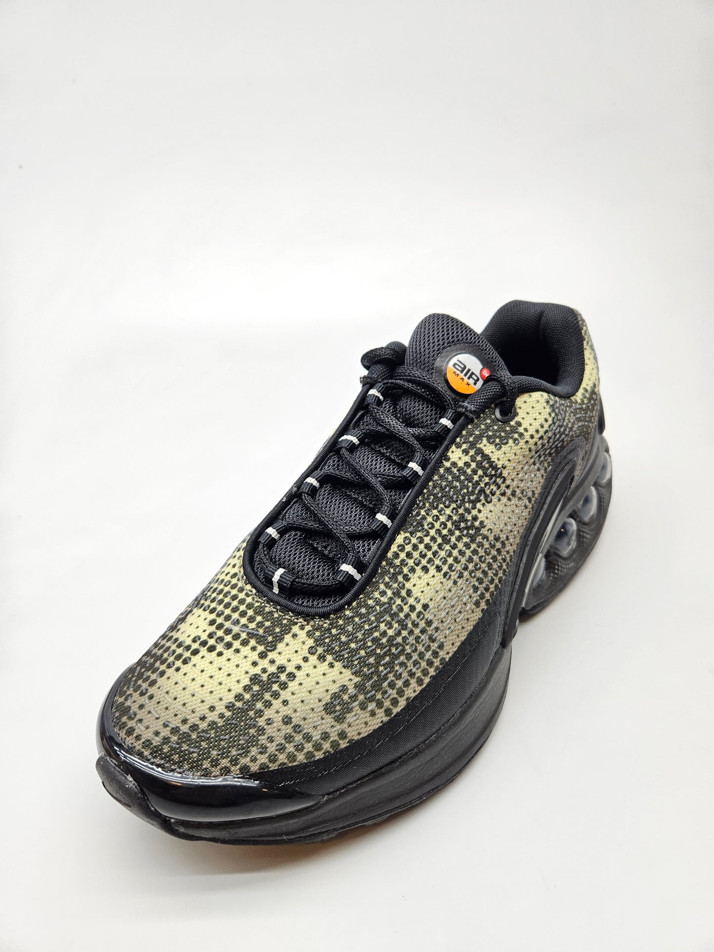 NIKE AIRMAX NOVI ORIGINAL PATIKI BR 40