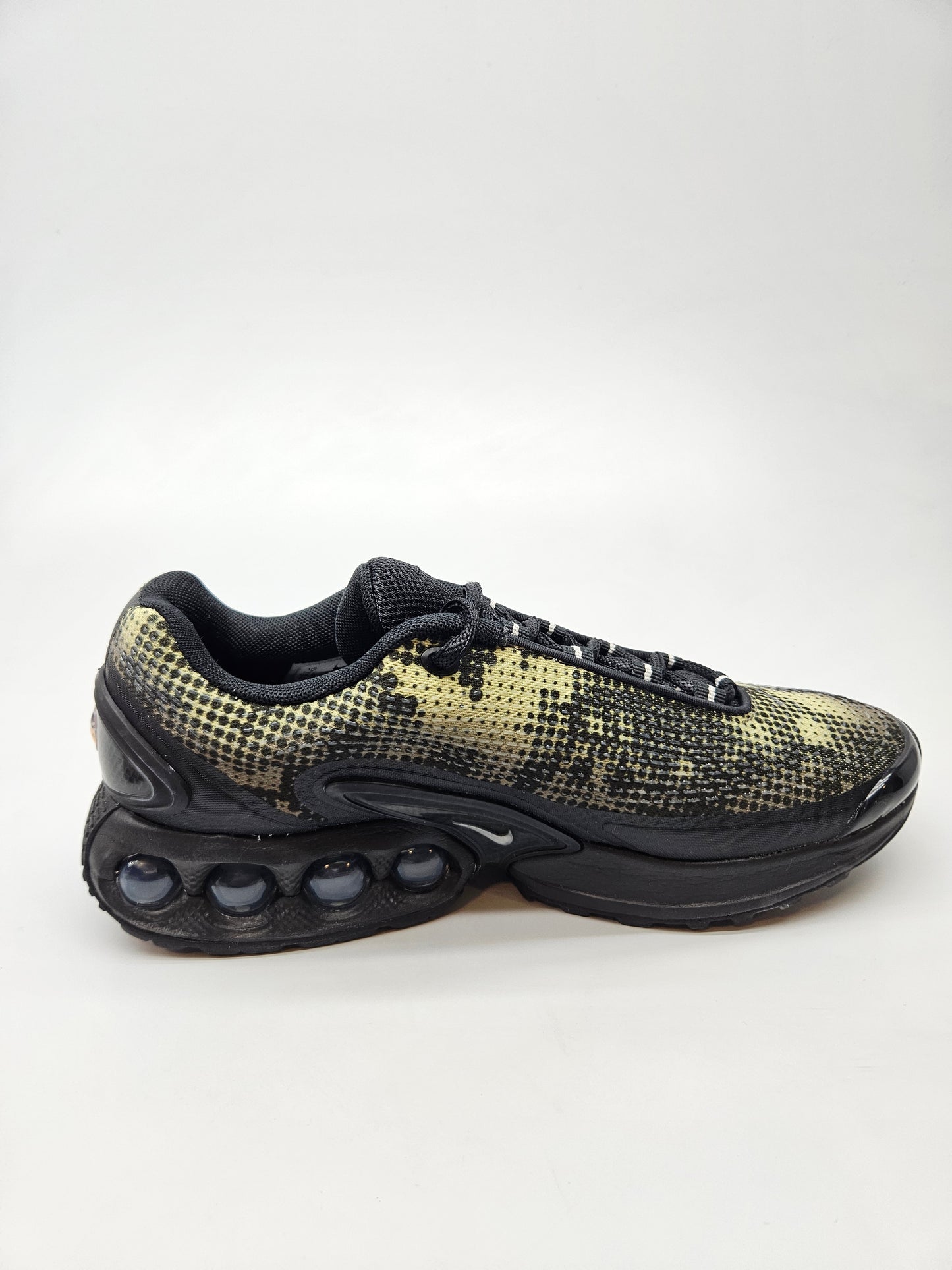 NIKE AIRMAX NOVI ORIGINAL PATIKI BR 40