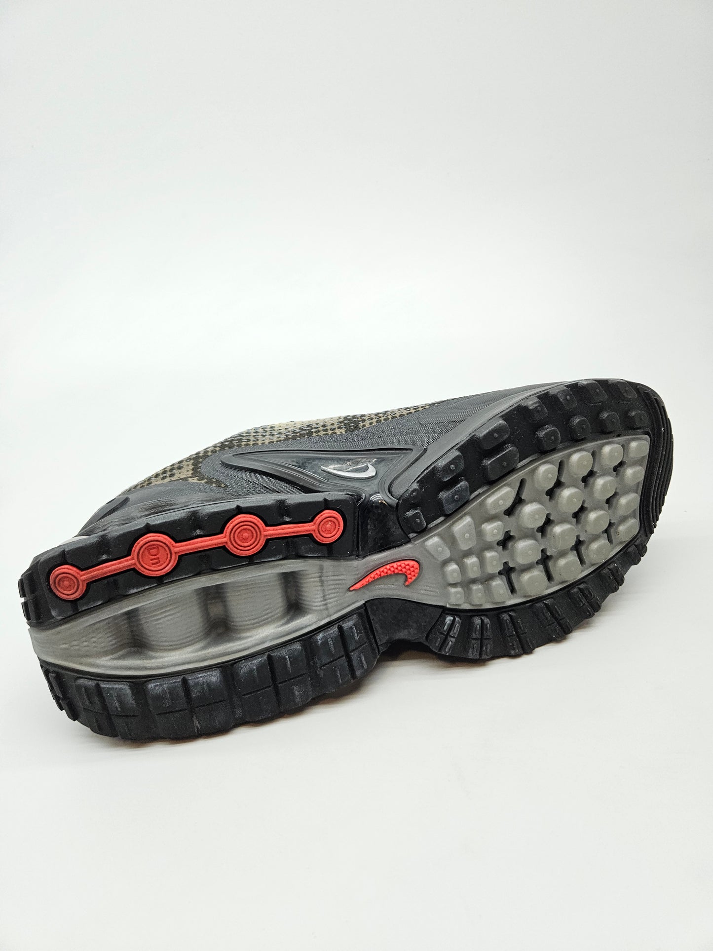NIKE AIRMAX NOVI ORIGINAL PATIKI BR 40