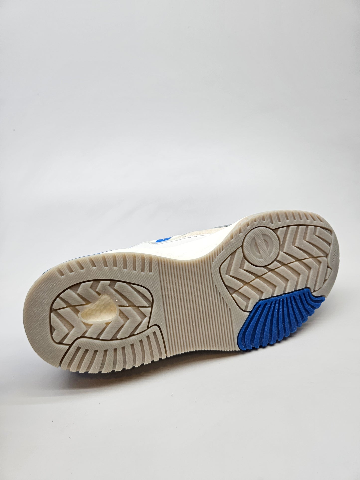 ADIDAS NOVI ORIGINAL PATIKI BR 39