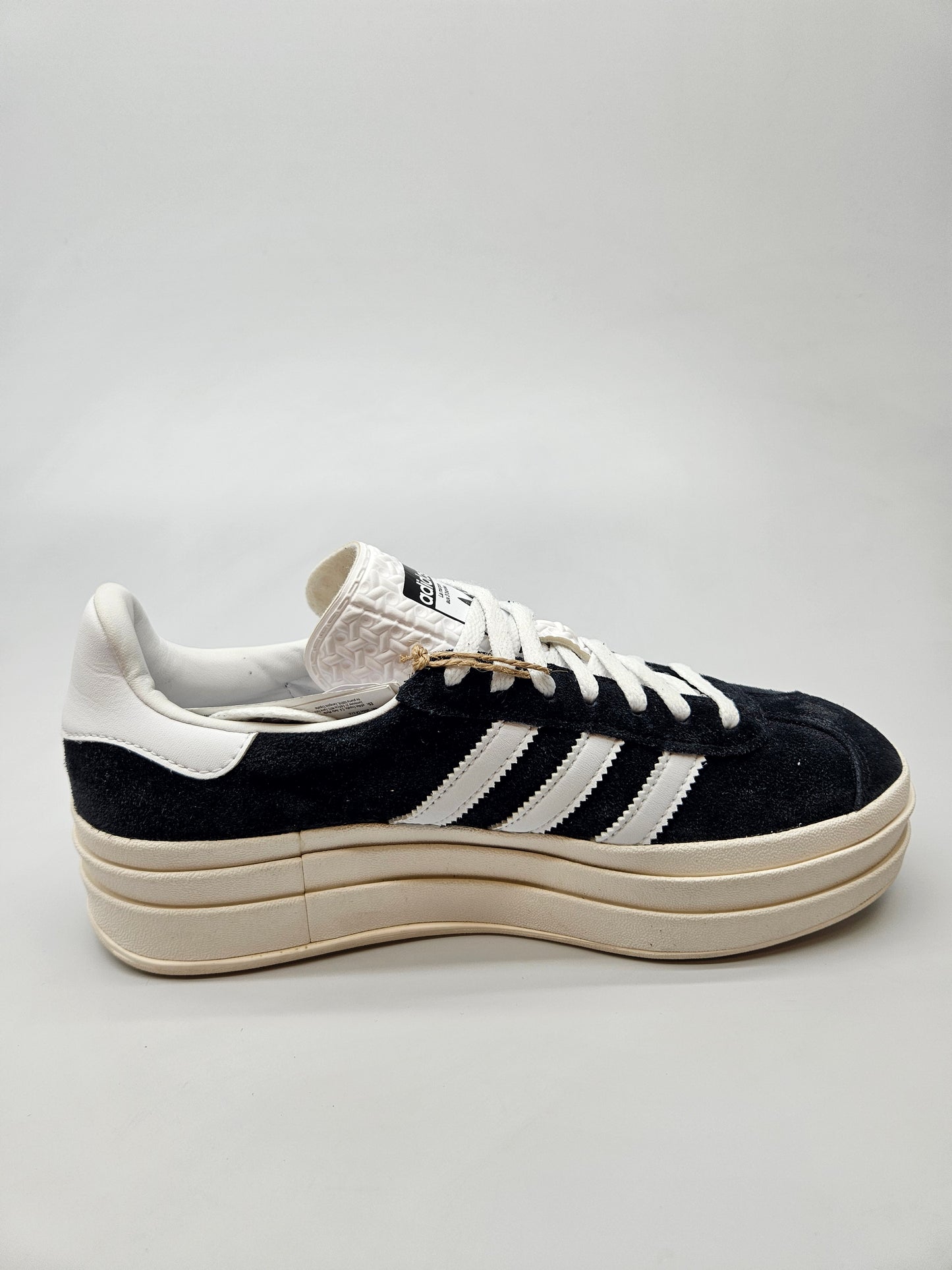 ADIDAS NOVI ORIGINAL PATIKI BR 39