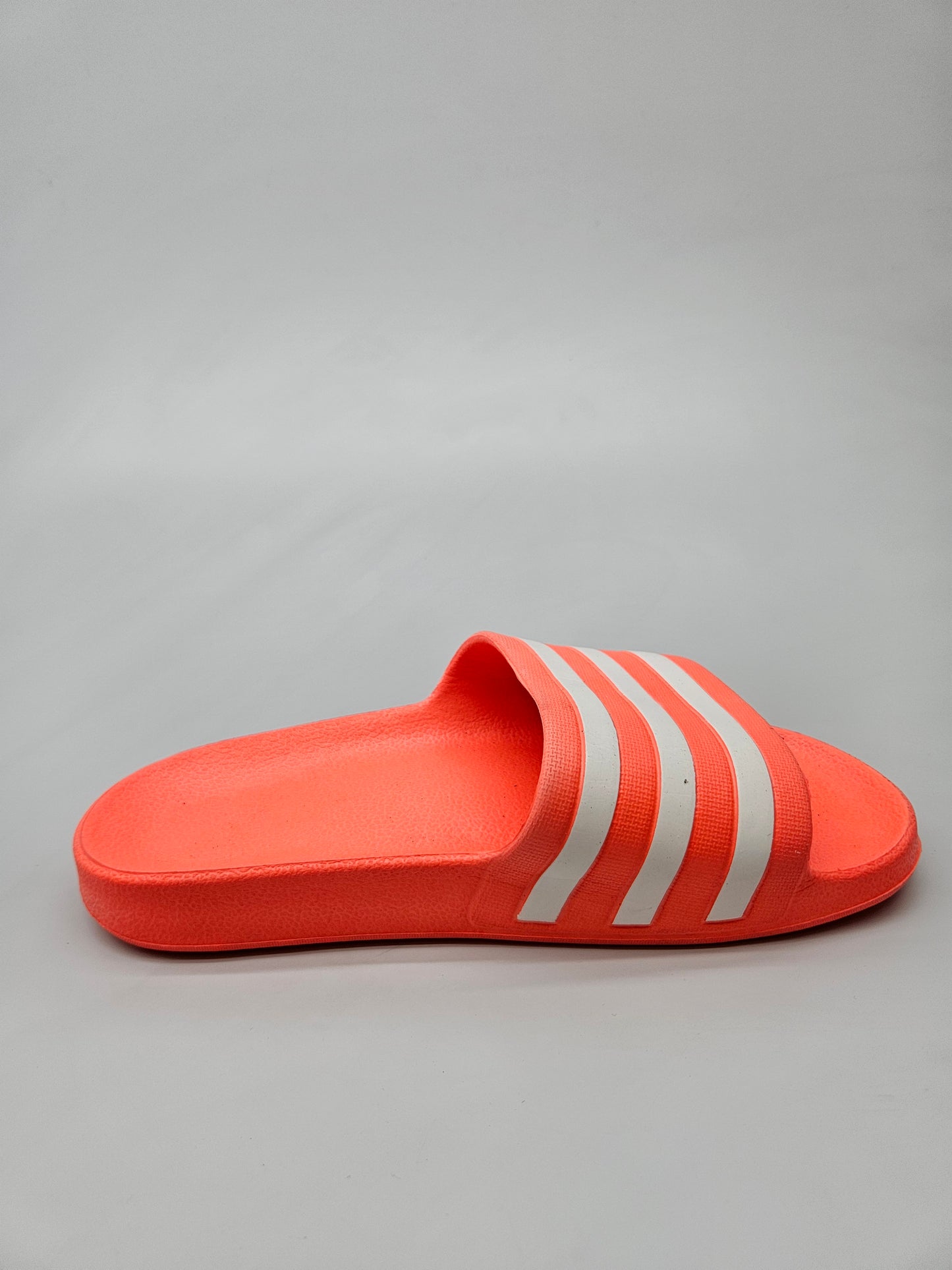 ADIDAS NOVI ORIGINAL VLECKI BR 39