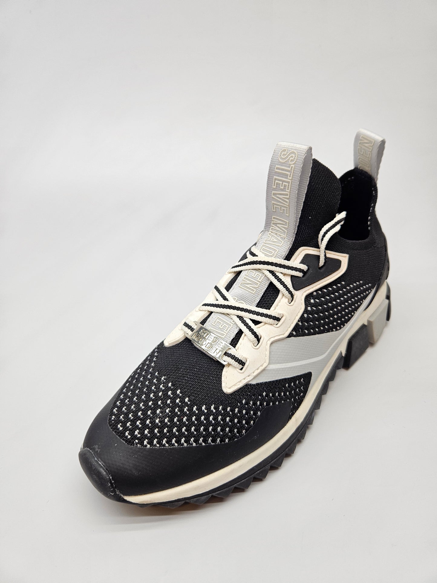 STEVE MADDEN NOVI ORIGINAL PATIKI BR 38
