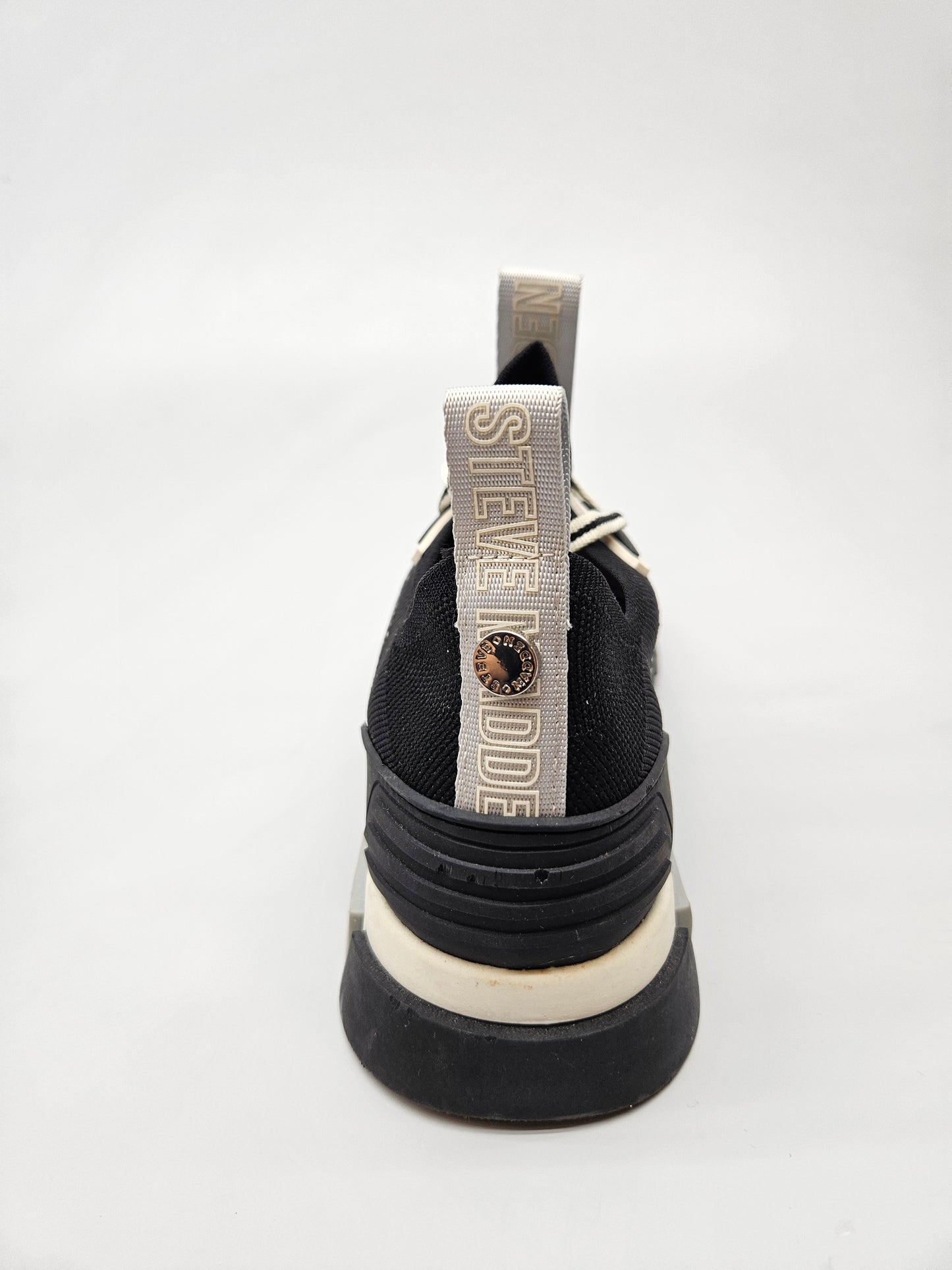 STEVE MADDEN NOVI ORIGINAL PATIKI BR 38