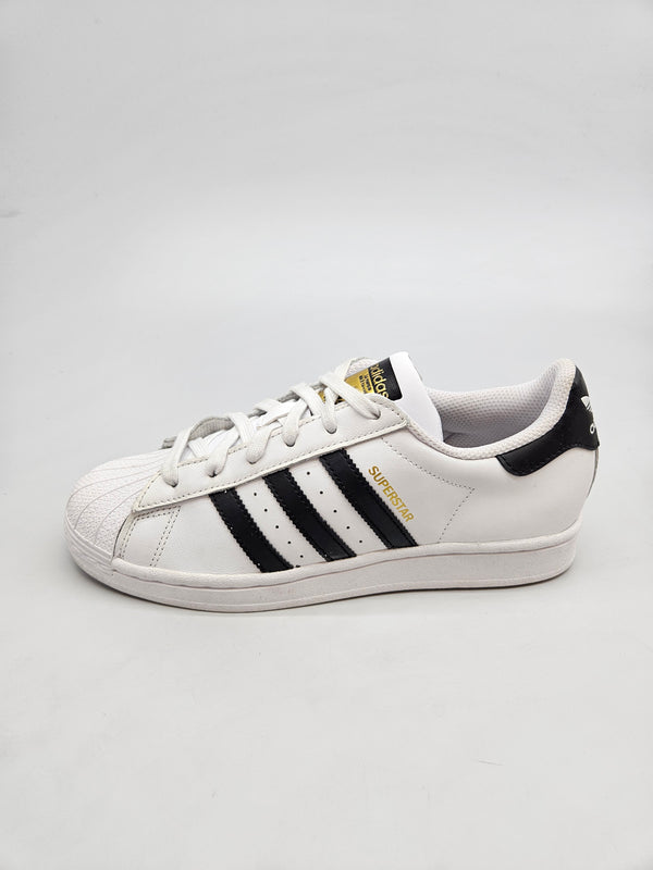 ADIDAS SUPERSTAR NOVI ORIGINAL PATIKI BR 38.5