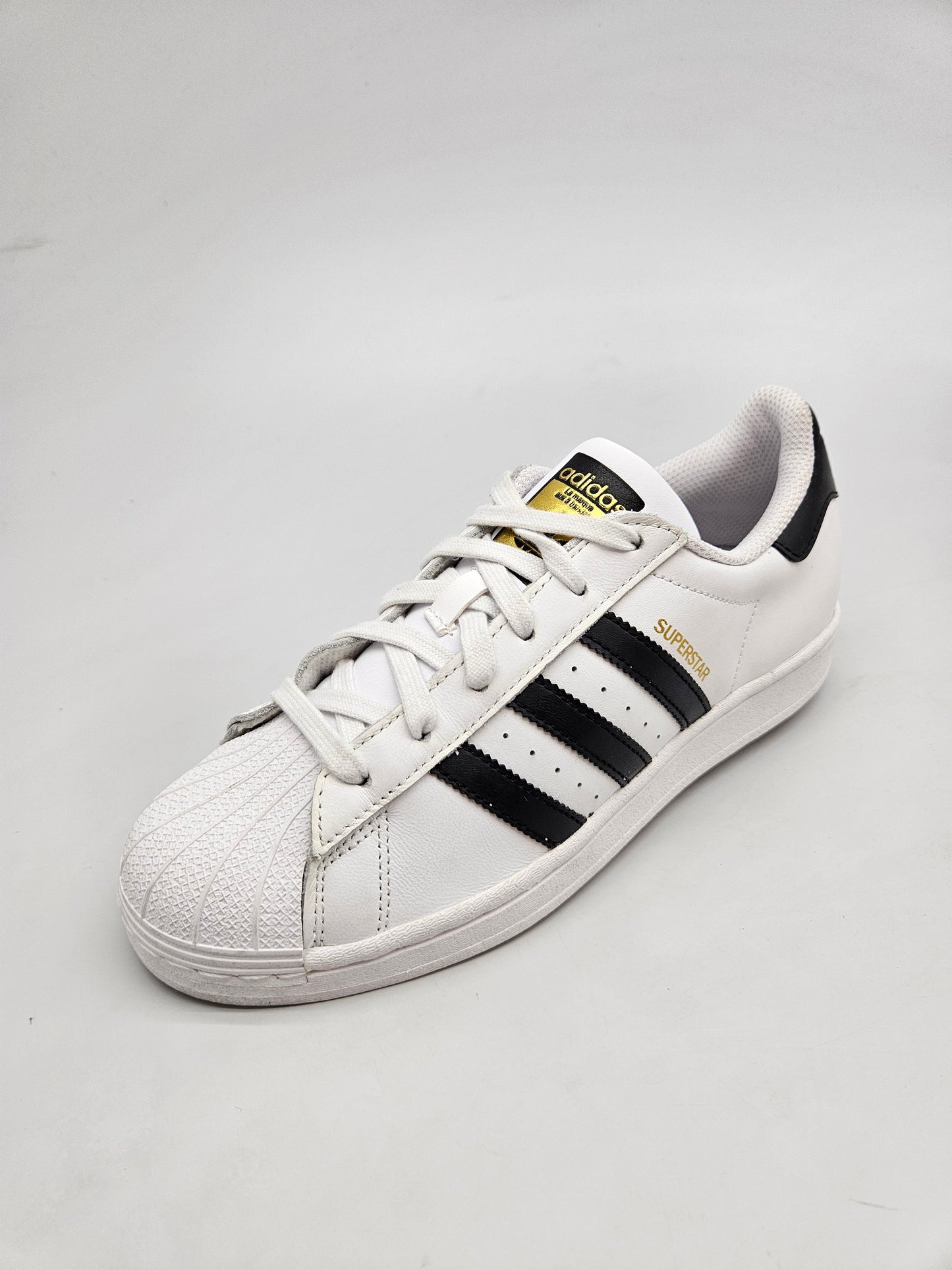 ADIDAS SUPERSTAR NOVI ORIGINAL PATIKI BR 38.5
