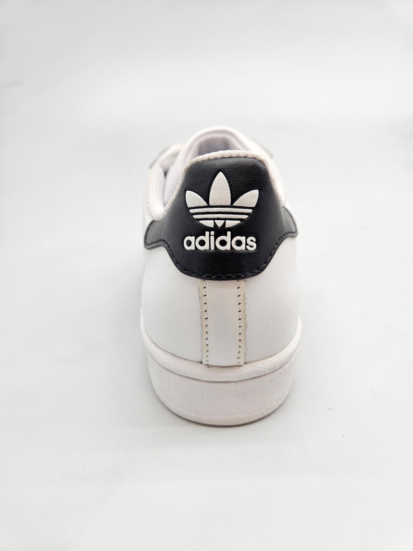 ADIDAS SUPERSTAR NOVI ORIGINAL PATIKI BR 38.5