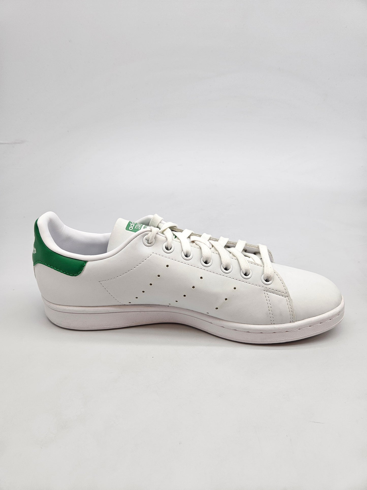 ADIDAS NOVI ORIGINAL PATIKI BR 43