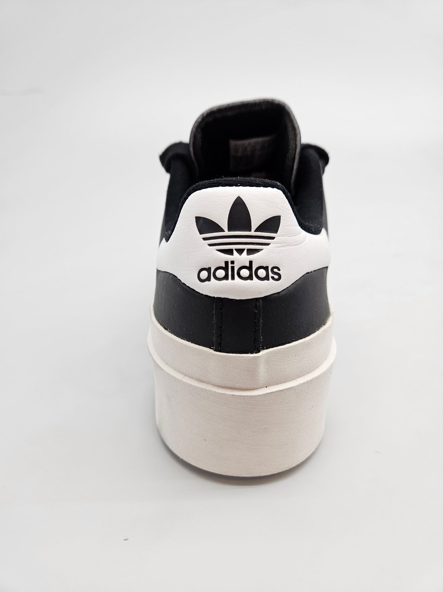 ADIDAS NOVI ORIGINAL PATIKI BR 38.5
