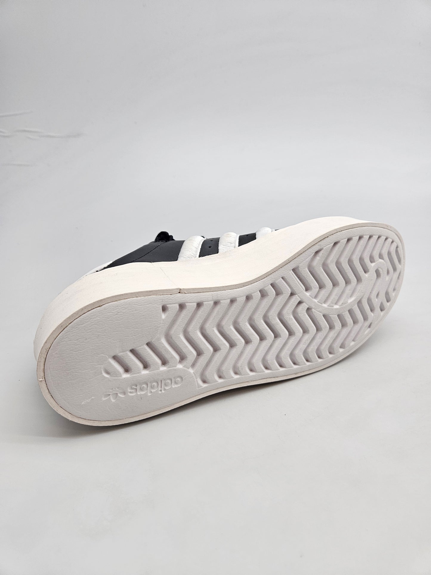 ADIDAS NOVI ORIGINAL PATIKI BR 38.5