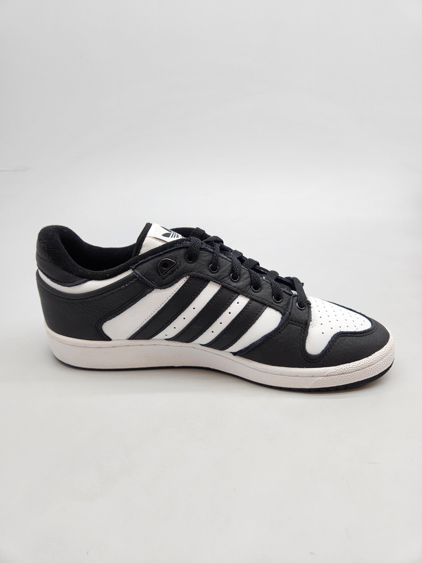 ADIDAS NOVI ORIGINAL PATIKI BR 46.5