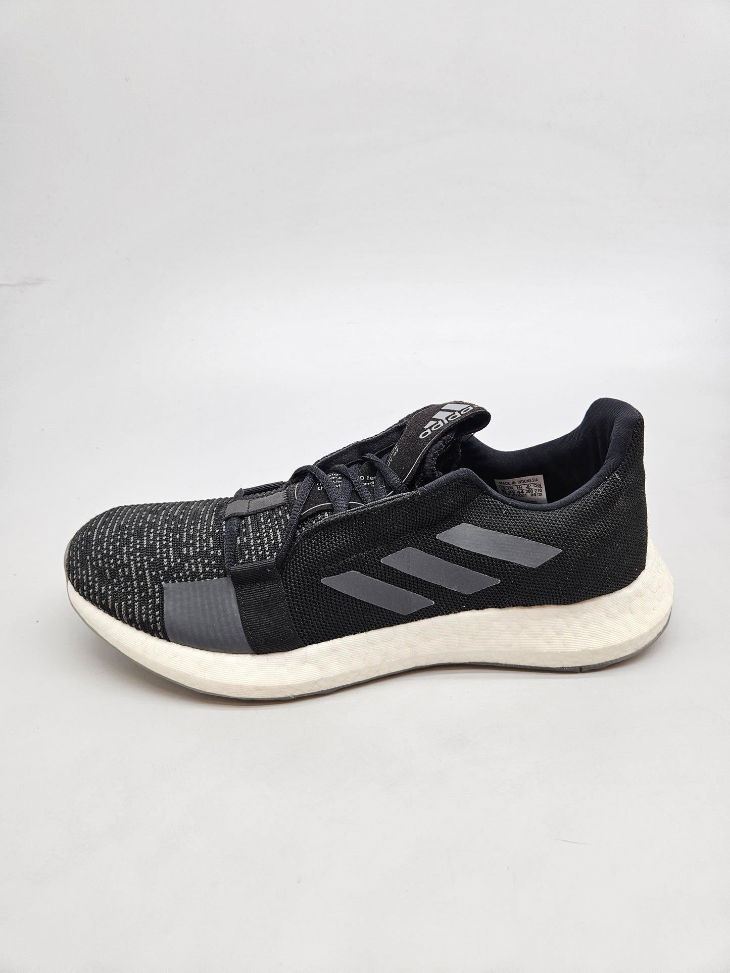 ADIDAS NOVI ORIGINAL PATIKI BR 44