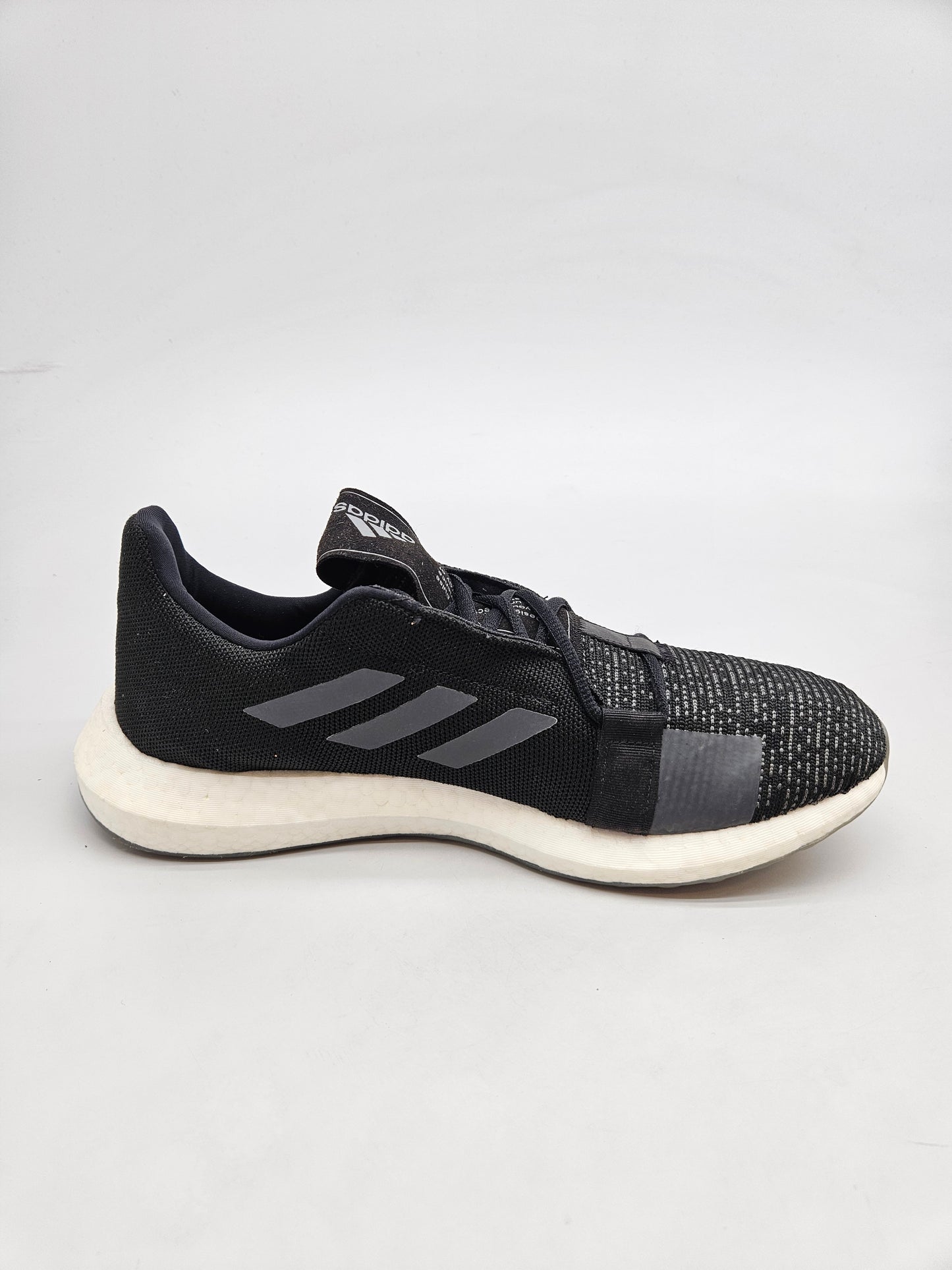 ADIDAS NOVI ORIGINAL PATIKI BR 44