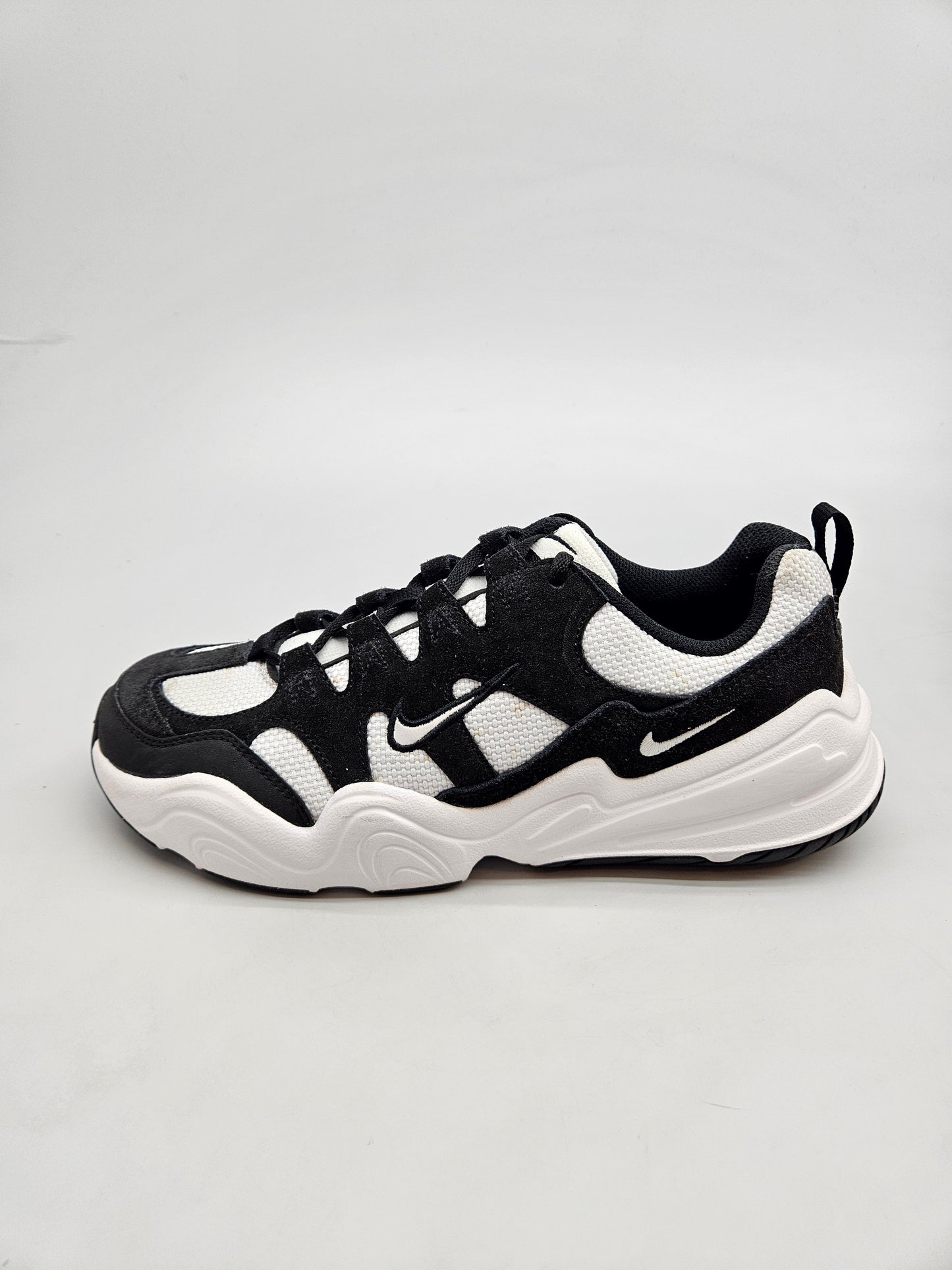 NIKE NOVI ORIGINAL PATIKI BR 42