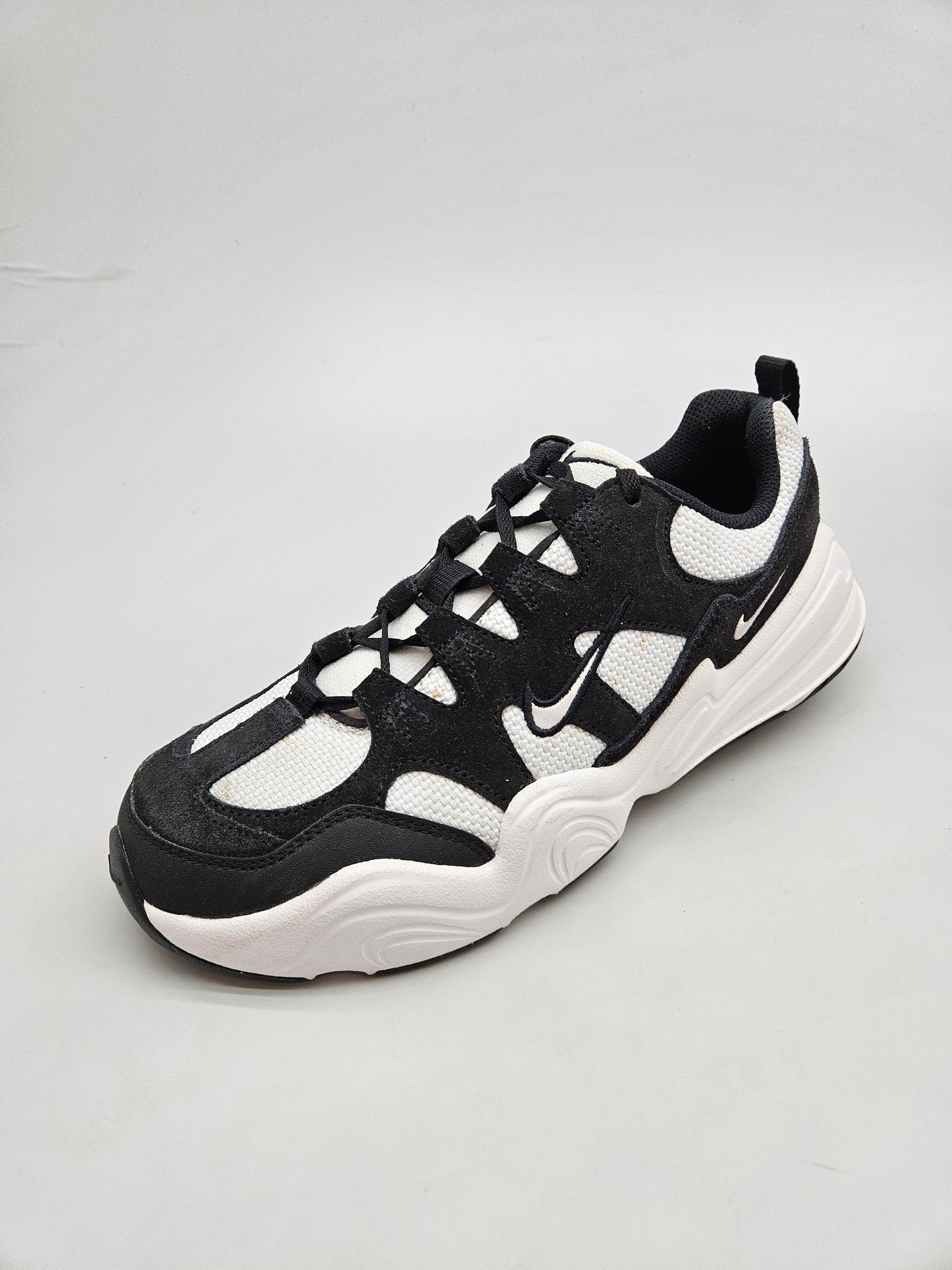 NIKE NOVI ORIGINAL PATIKI BR 42
