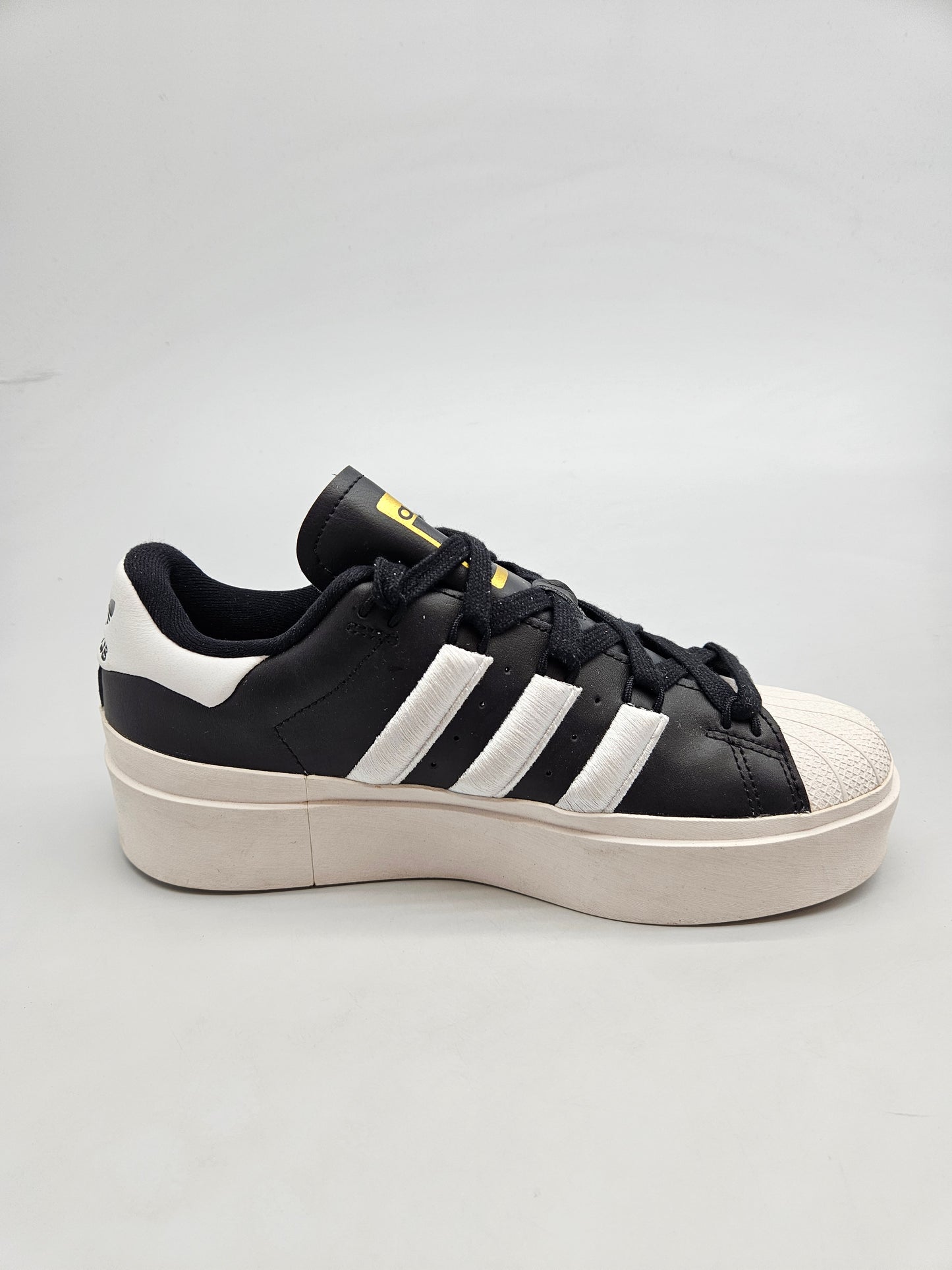 ADIDAS NOVI ORIGINAL PATIKI BR 40