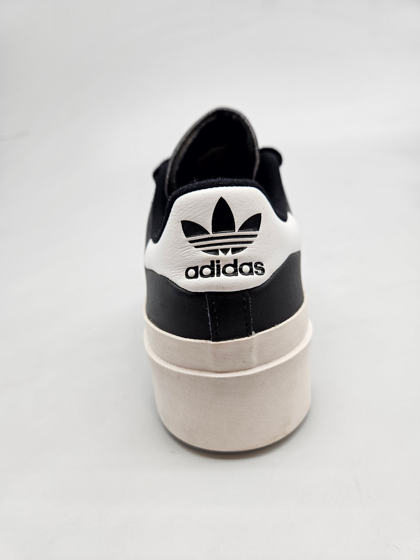 ADIDAS NOVI ORIGINAL PATIKI BR 40