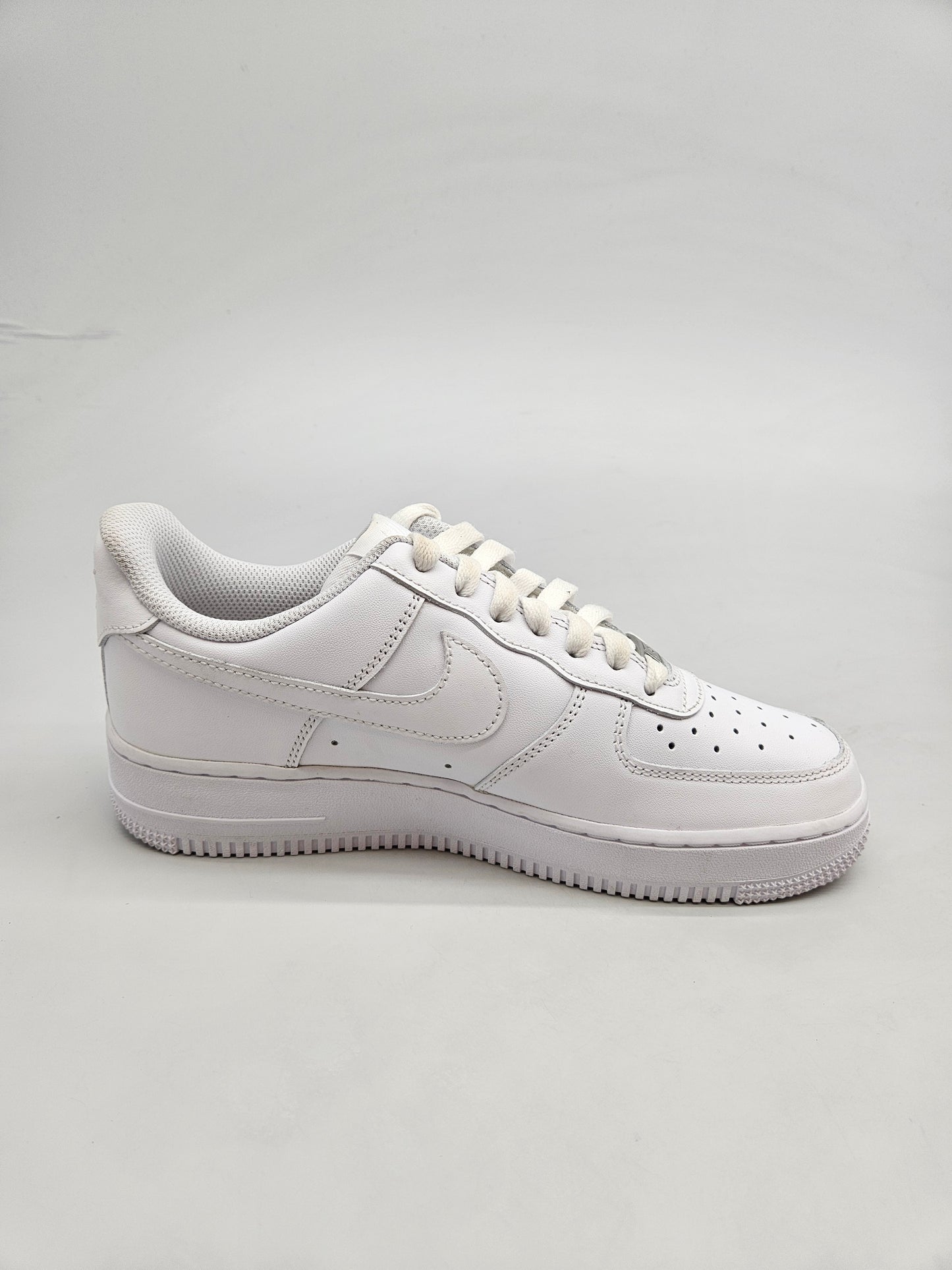 NIKE AF1 NOVI ORIGINAL PATIKI BR 38.5