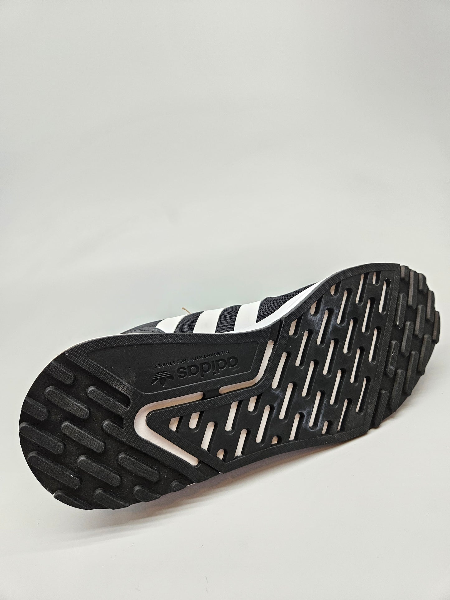 ADIDAS NOVI ORIGINAL PATIKI BR 43