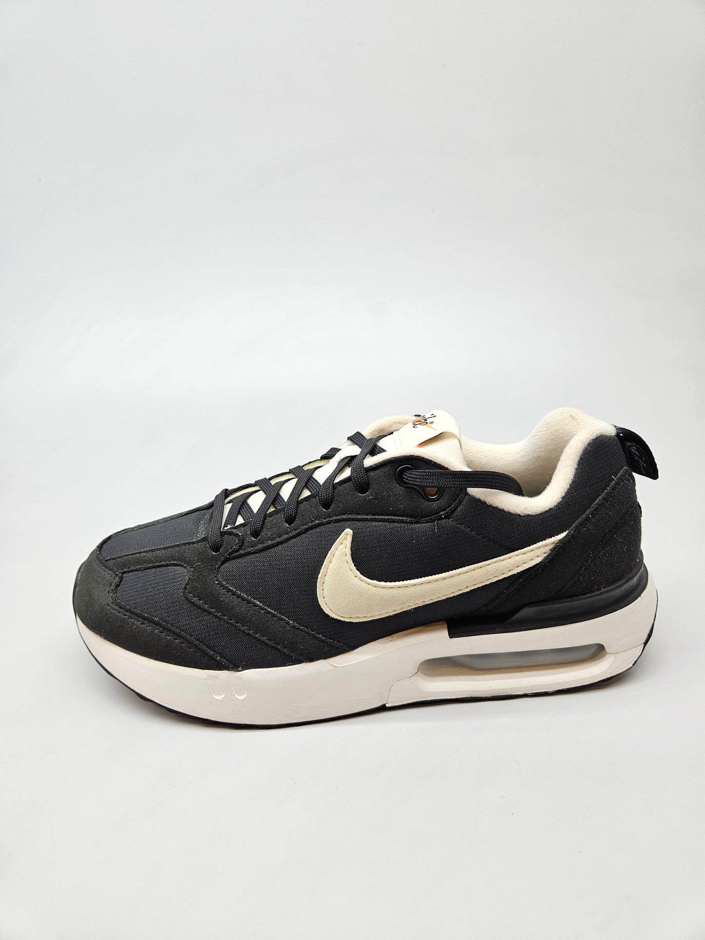 NIKE AIRMAX NOVI ORIGINAL PATIKI BR 36.5