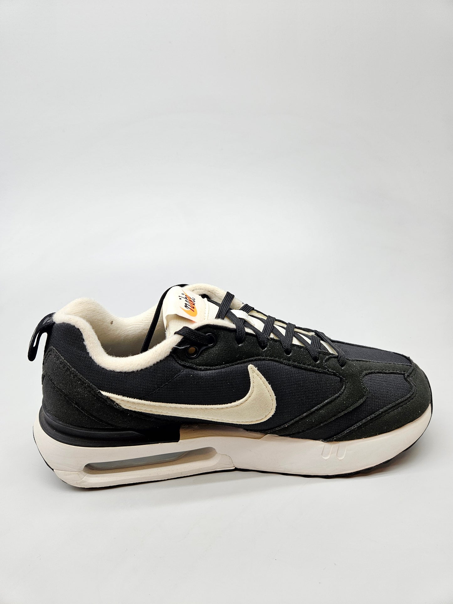 NIKE AIRMAX NOVI ORIGINAL PATIKI BR 36.5