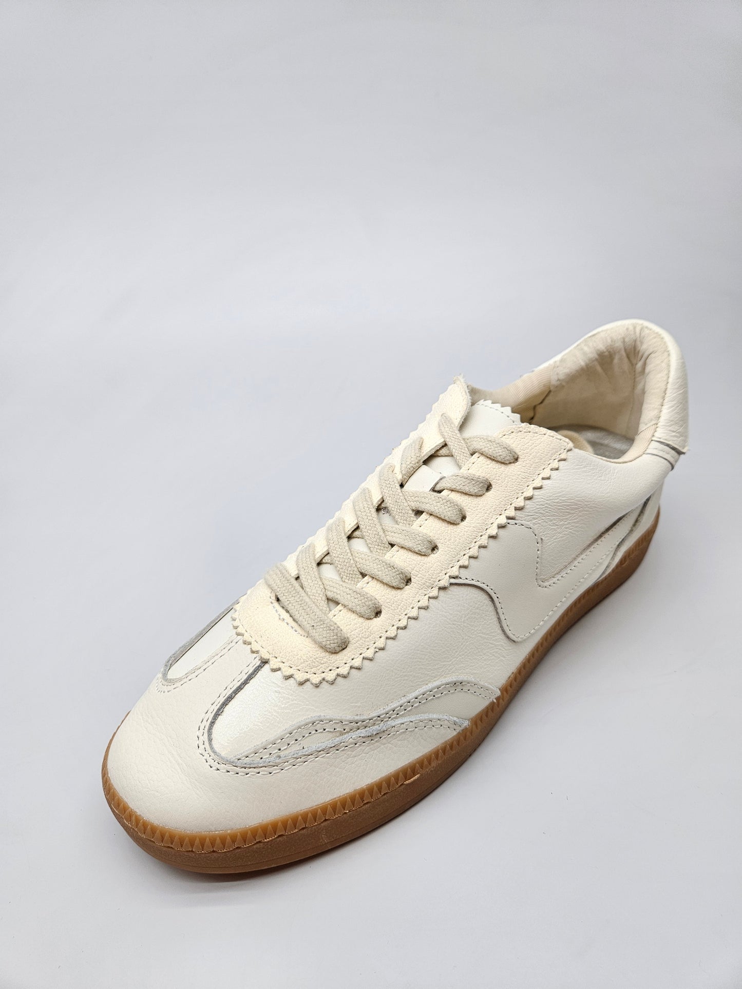 DOLCE VITA NOVI ORIGINAL PATIKI BR 39