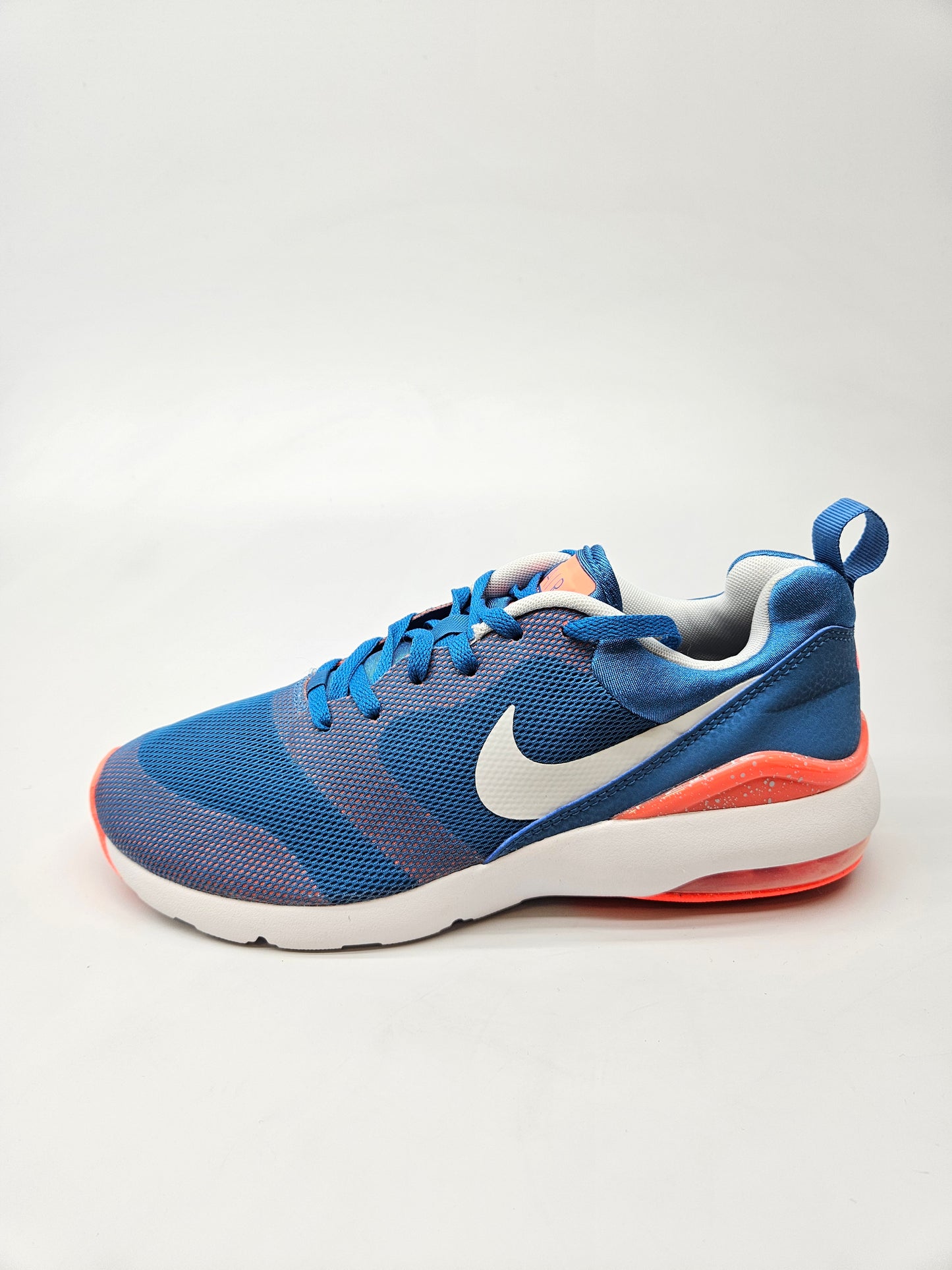 NIKE AIRMAX NOVI ORIGINAL PATIKI BR 38