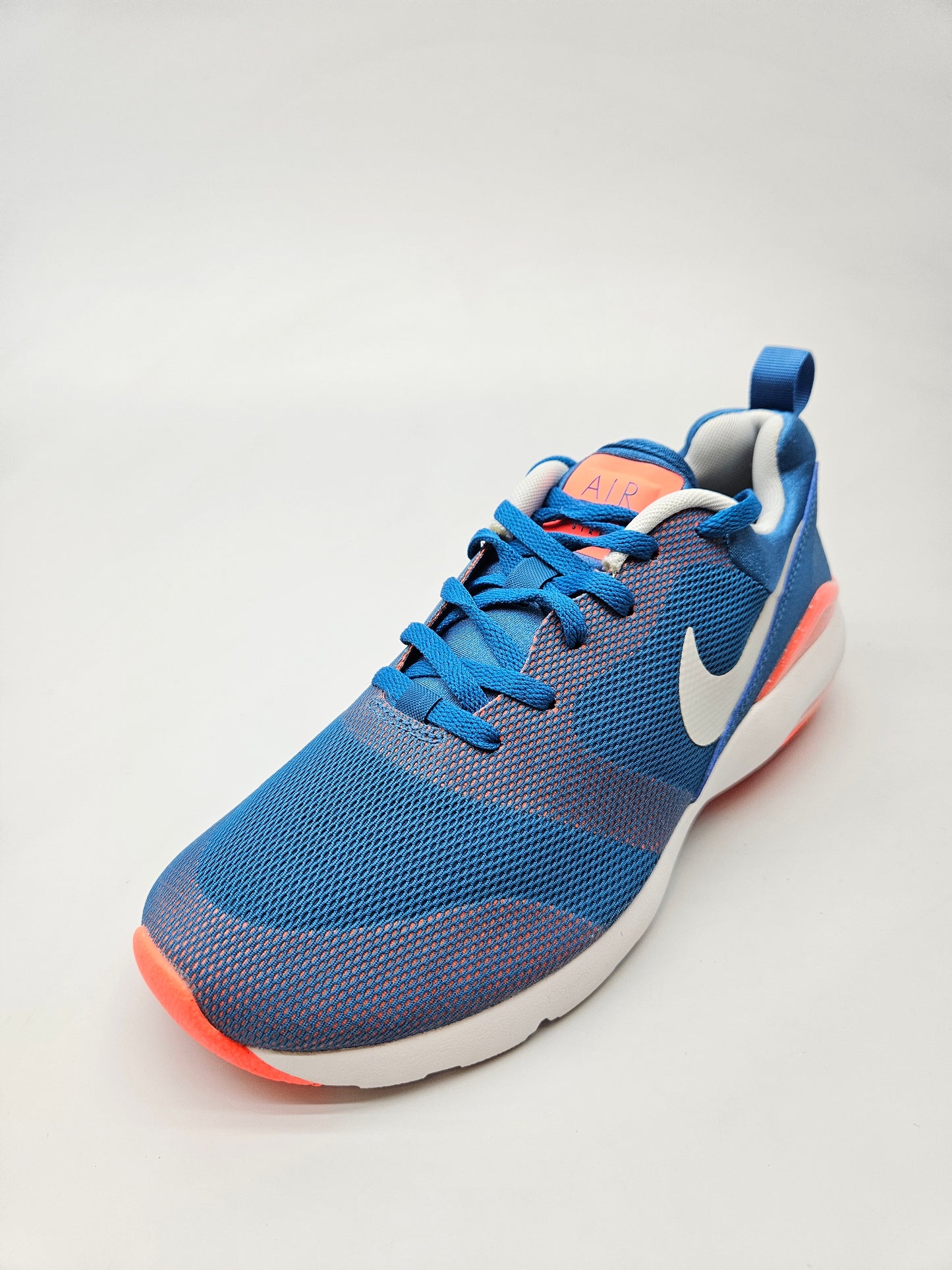 NIKE AIRMAX NOVI ORIGINAL PATIKI BR 38