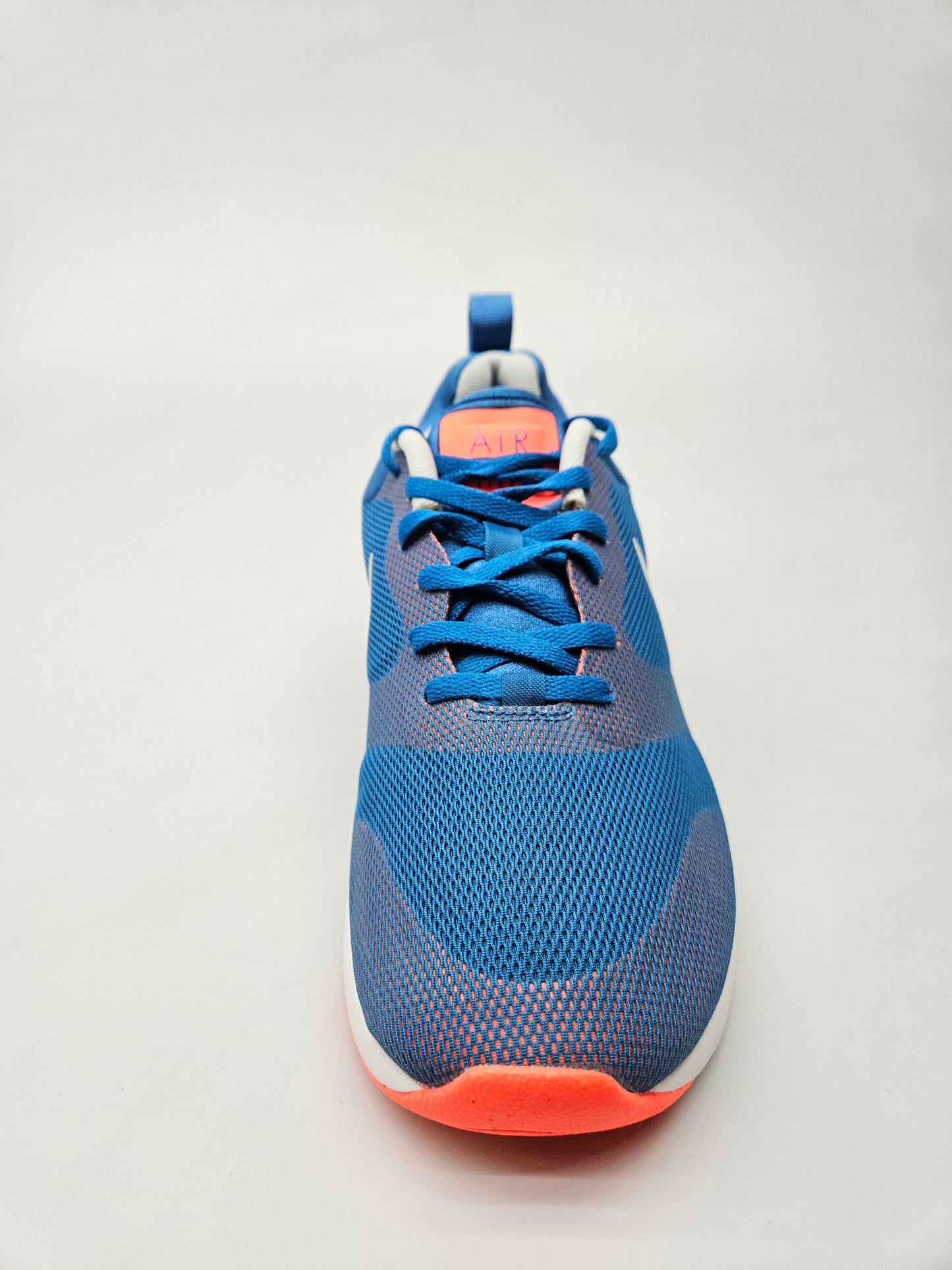 NIKE AIRMAX NOVI ORIGINAL PATIKI BR 38