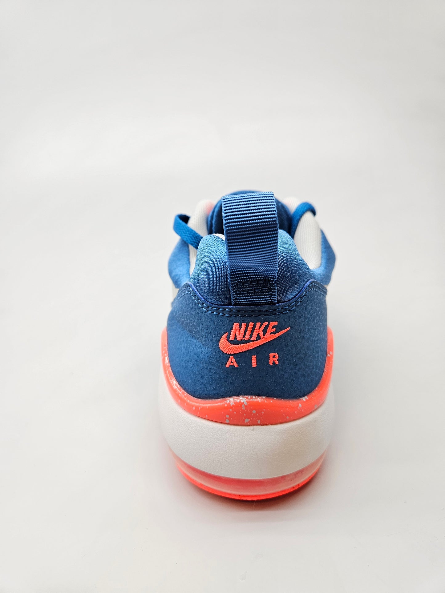 NIKE AIRMAX NOVI ORIGINAL PATIKI BR 38