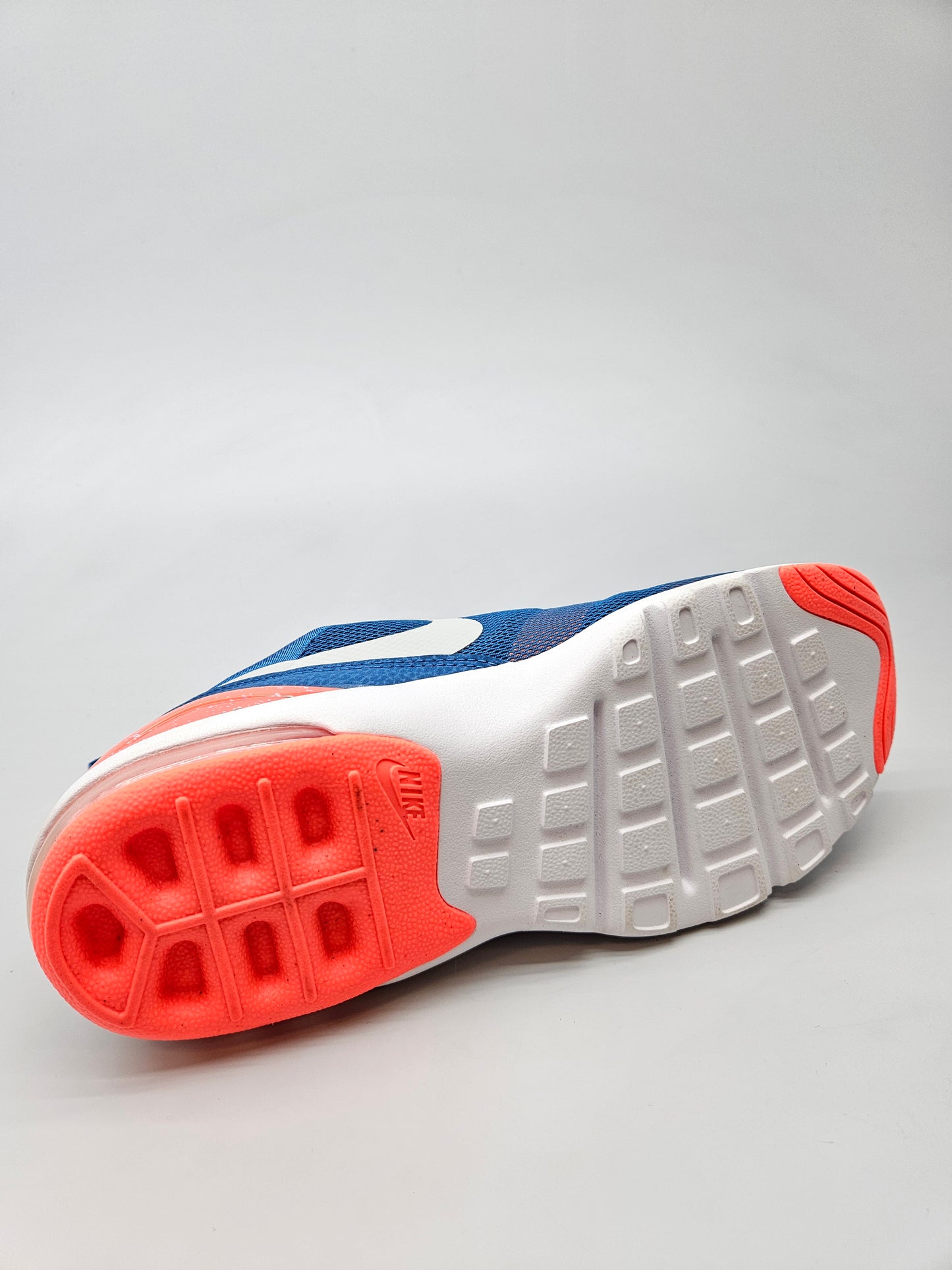 NIKE AIRMAX NOVI ORIGINAL PATIKI BR 38
