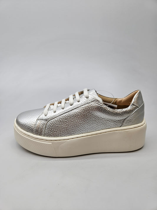 NEXT NOVI ORIGINAL PATIKI BR 38.5