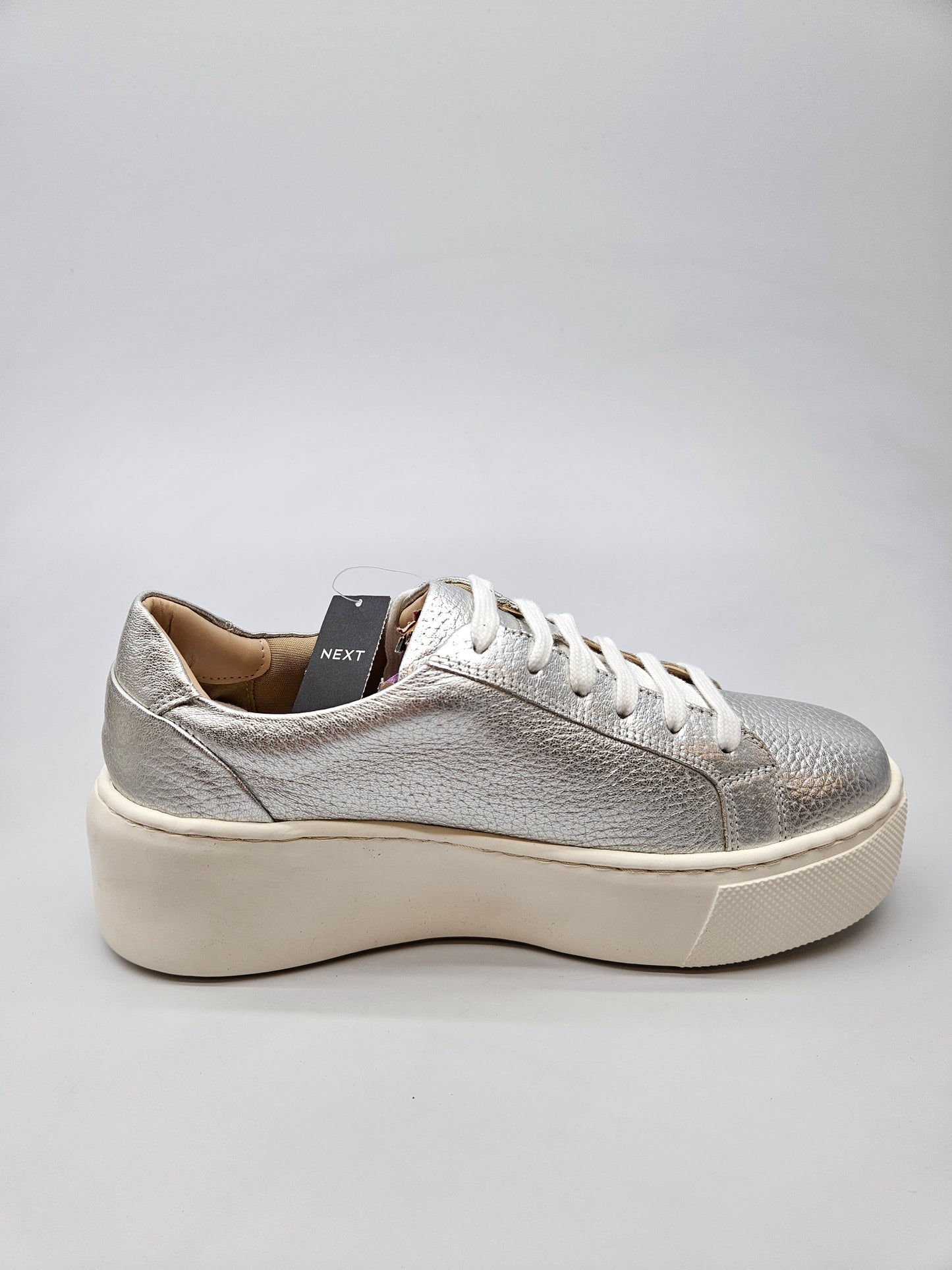 NEXT NOVI ORIGINAL PATIKI BR 38.5