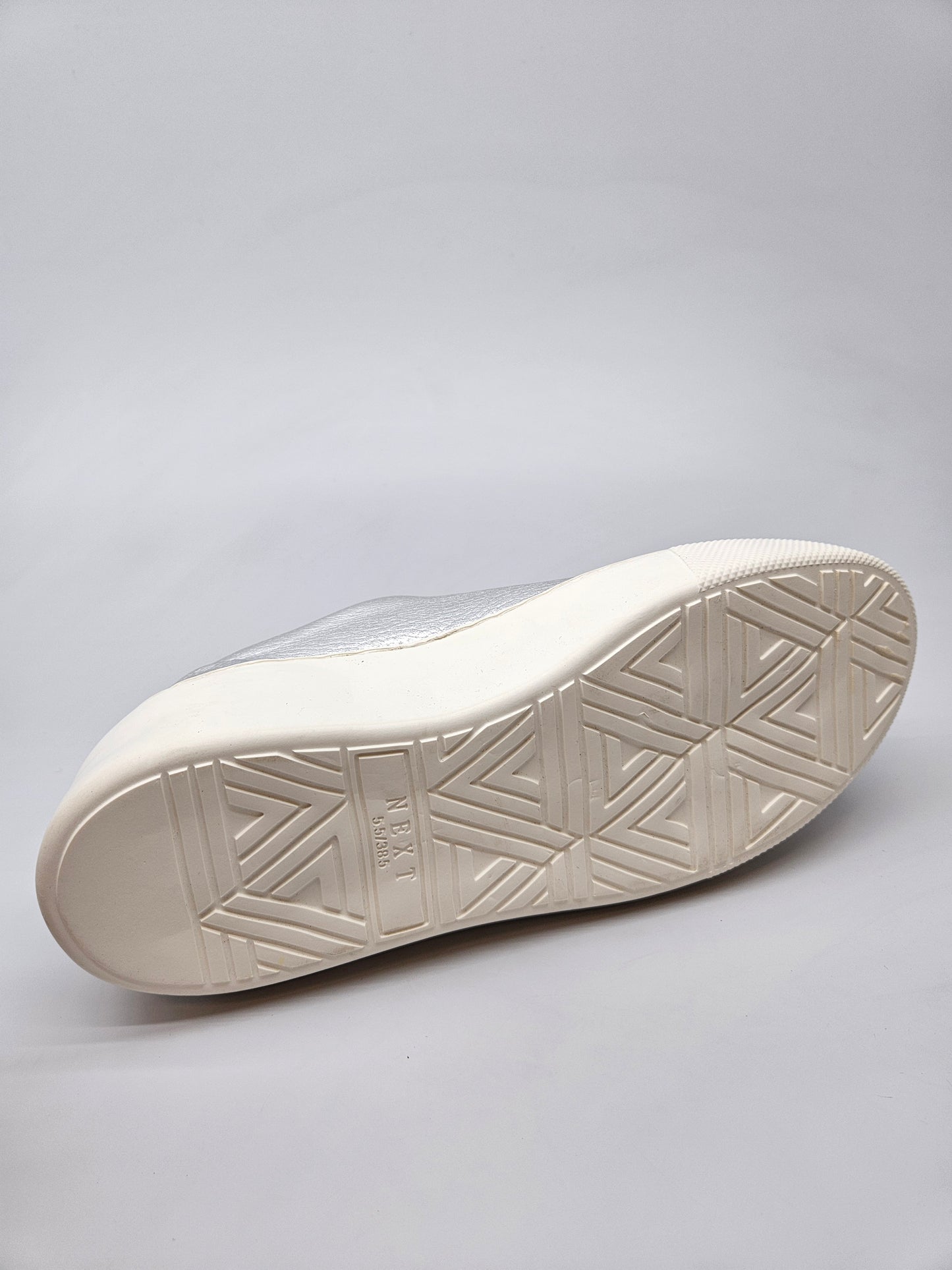 NEXT NOVI ORIGINAL PATIKI BR 38.5