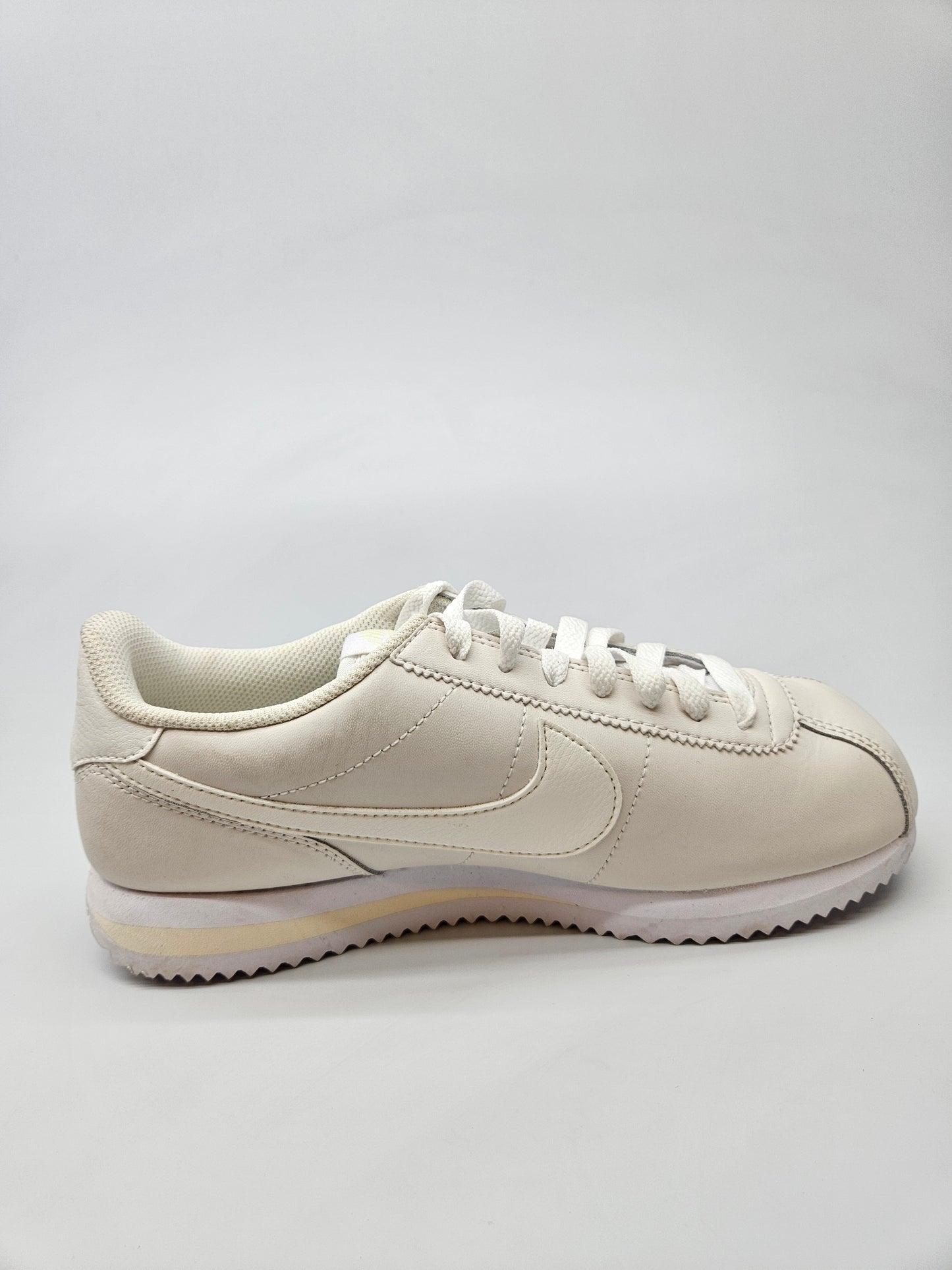 NIKE NOVI ORIGINAL PATIKI BR 38