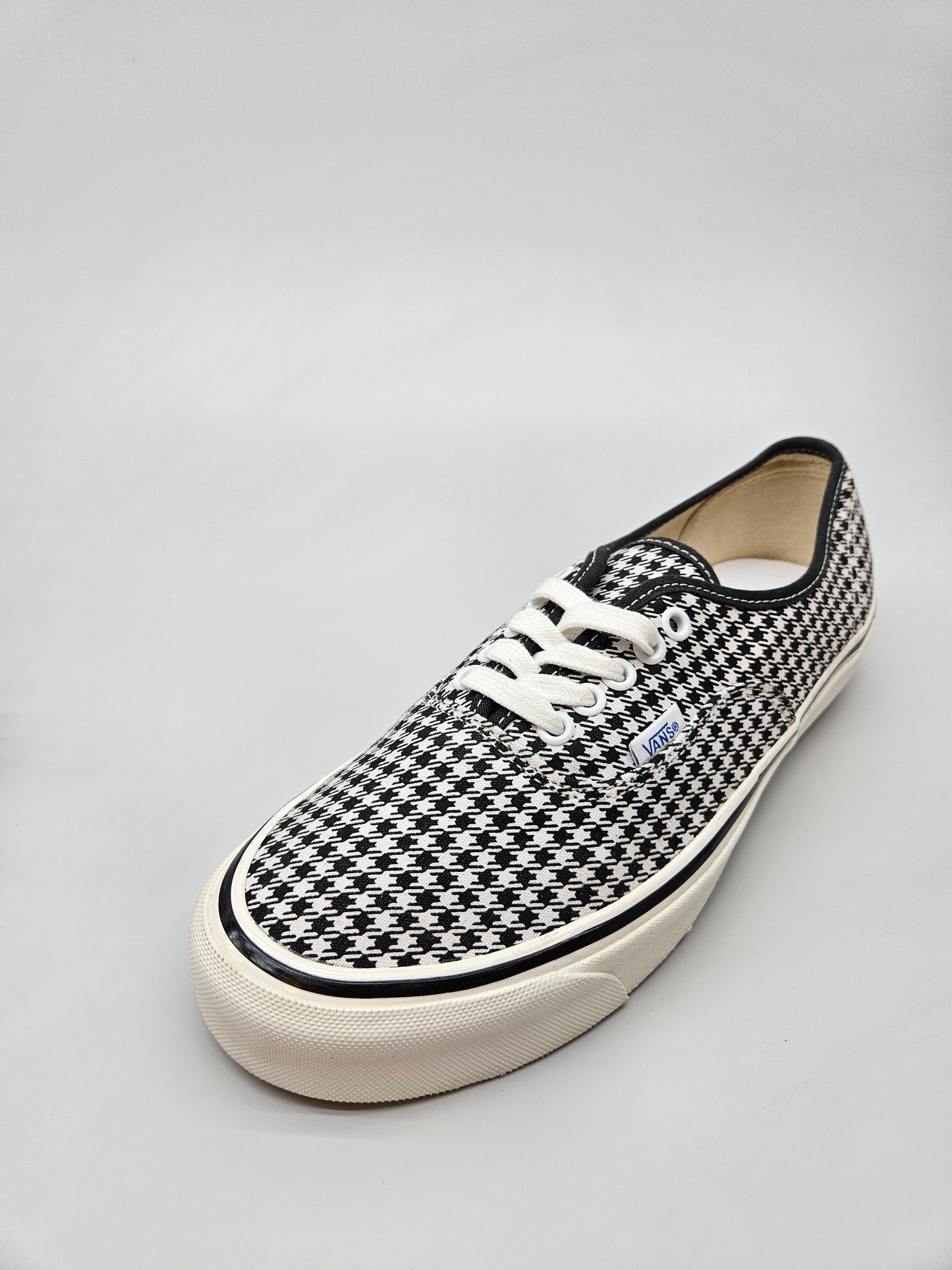 VANS NOVI ORIGINAL PATIKI BR 42.5