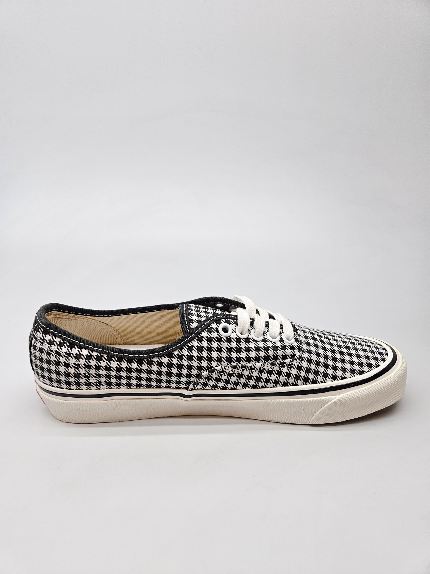 VANS NOVI ORIGINAL PATIKI BR 42.5