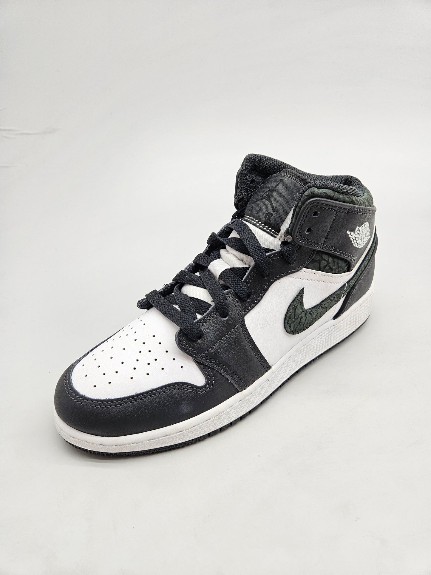 NIKE AIRMAX NOVI ORIGINAL PATIKI BR 38.5