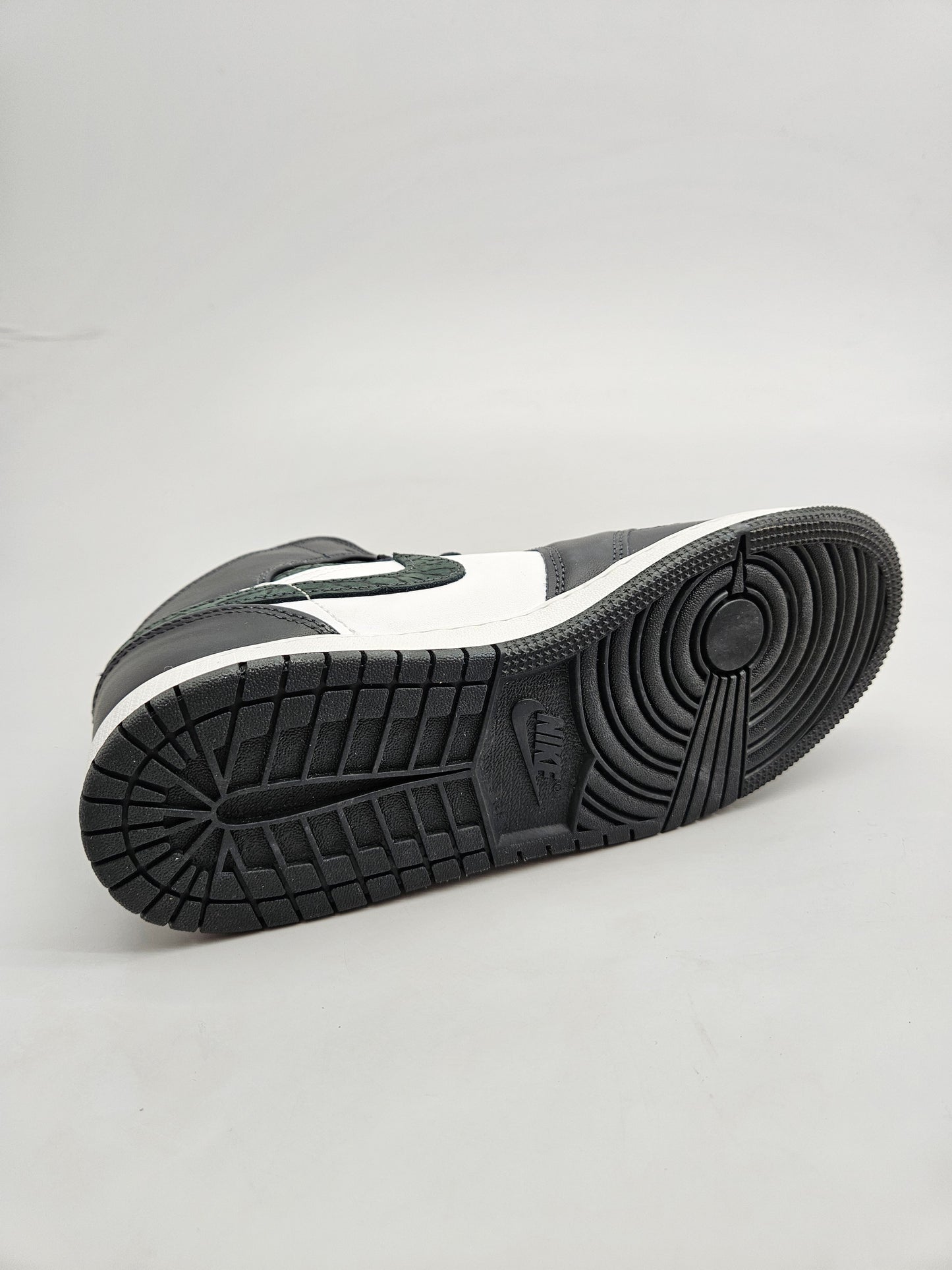 NIKE AIRMAX NOVI ORIGINAL PATIKI BR 38.5