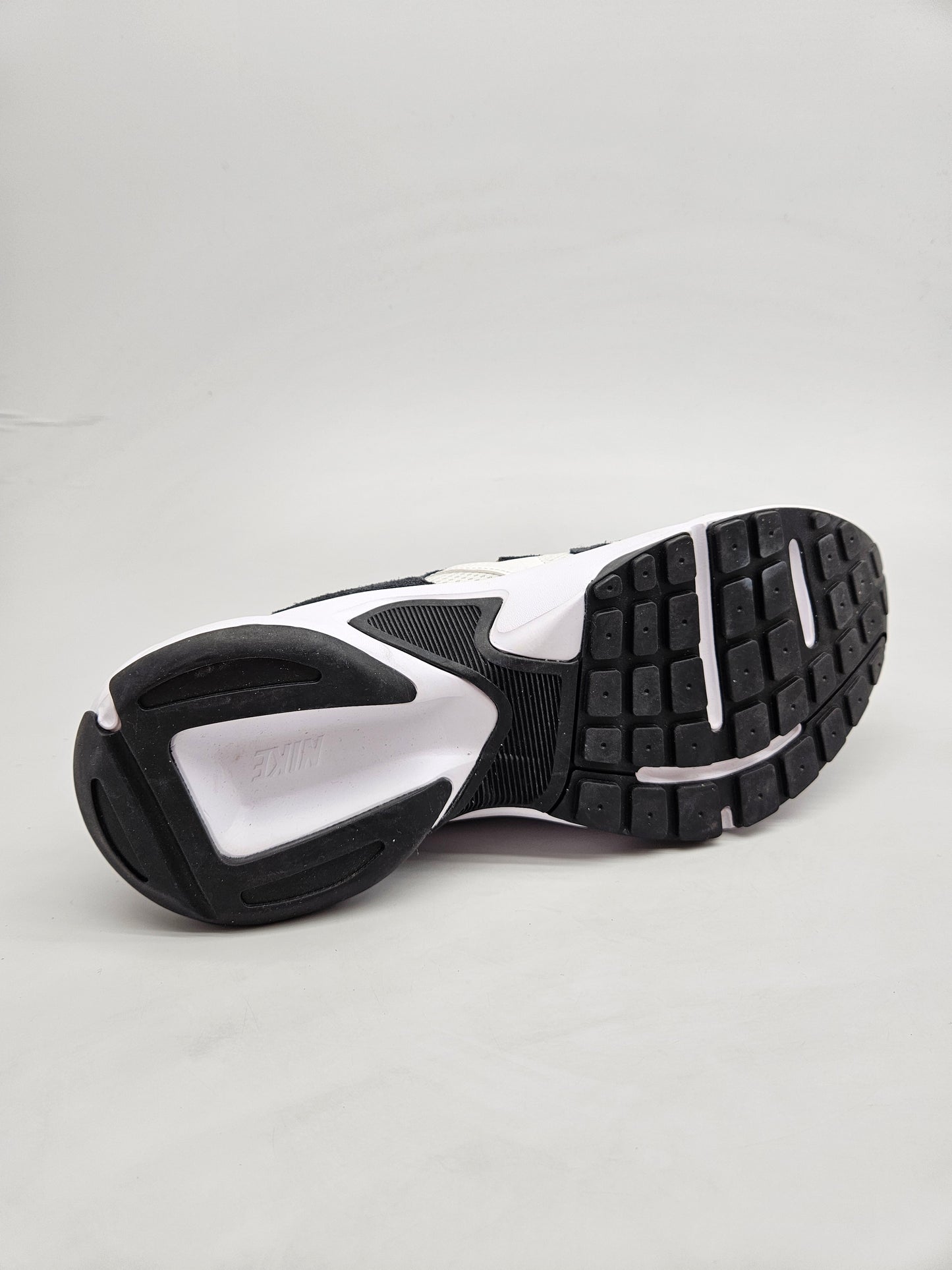 NIKE NOVI ORIGINAL PATIKI BR 43
