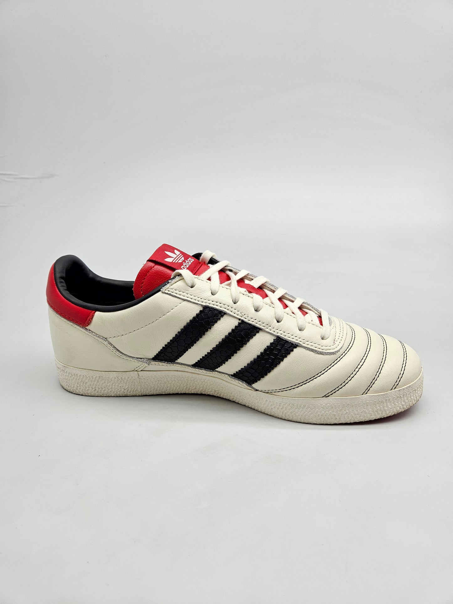 ADIDAS NOVI ORIGINAL PATIKI BR 43