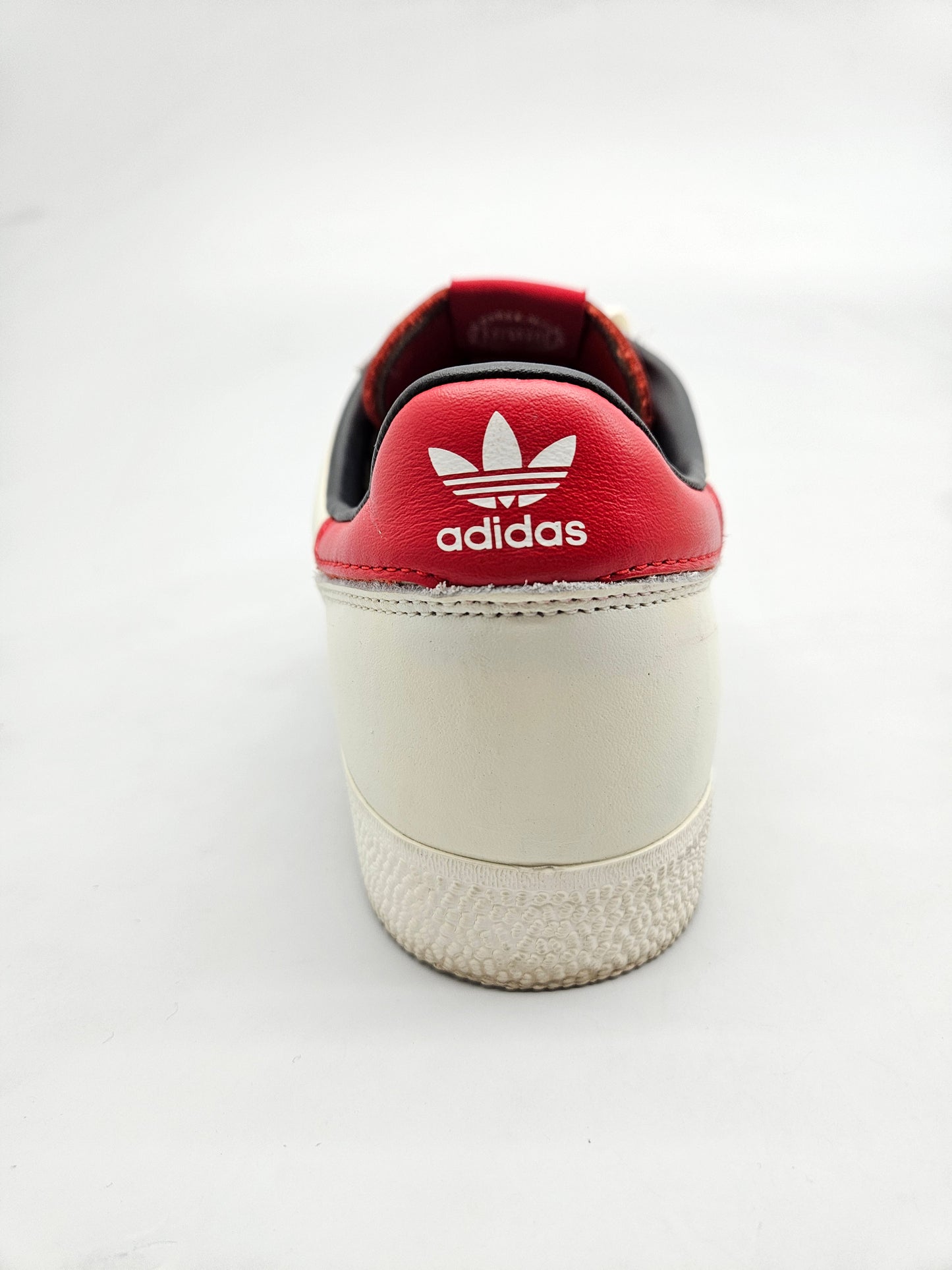 ADIDAS NOVI ORIGINAL PATIKI BR 43